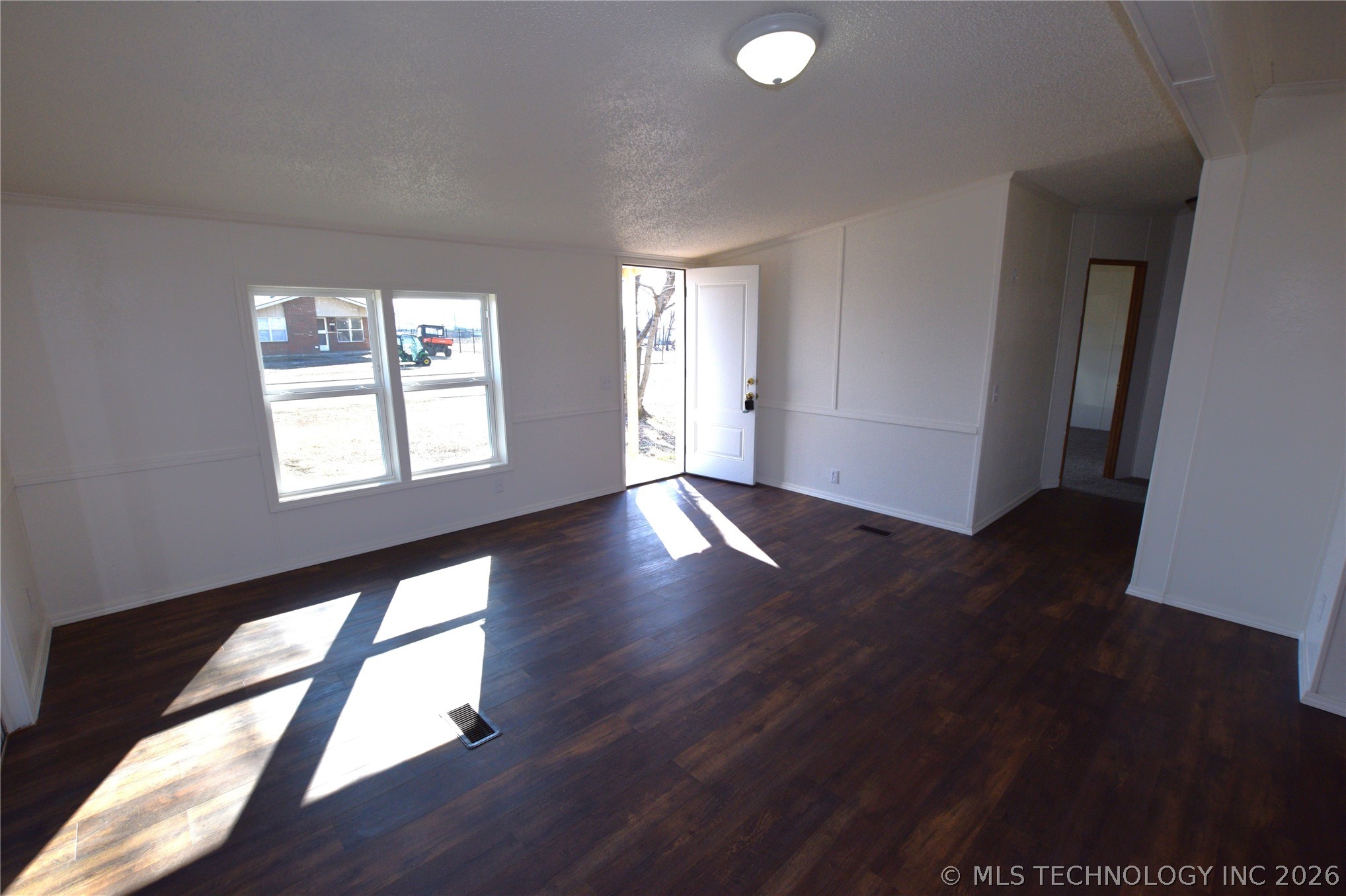 413 W Willow Street Property Photo 11