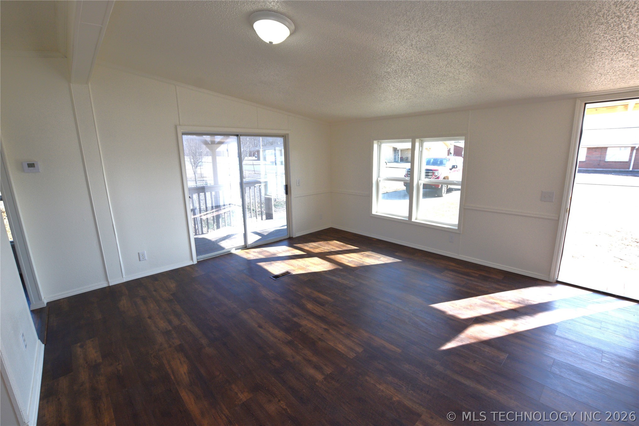 413 W Willow Street Property Photo 16