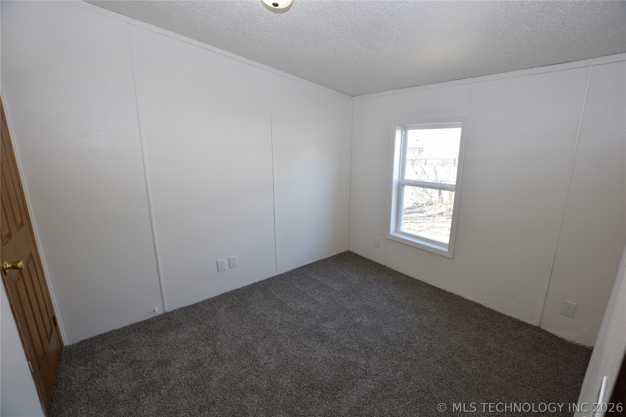 413 W Willow Street Property Photo 24