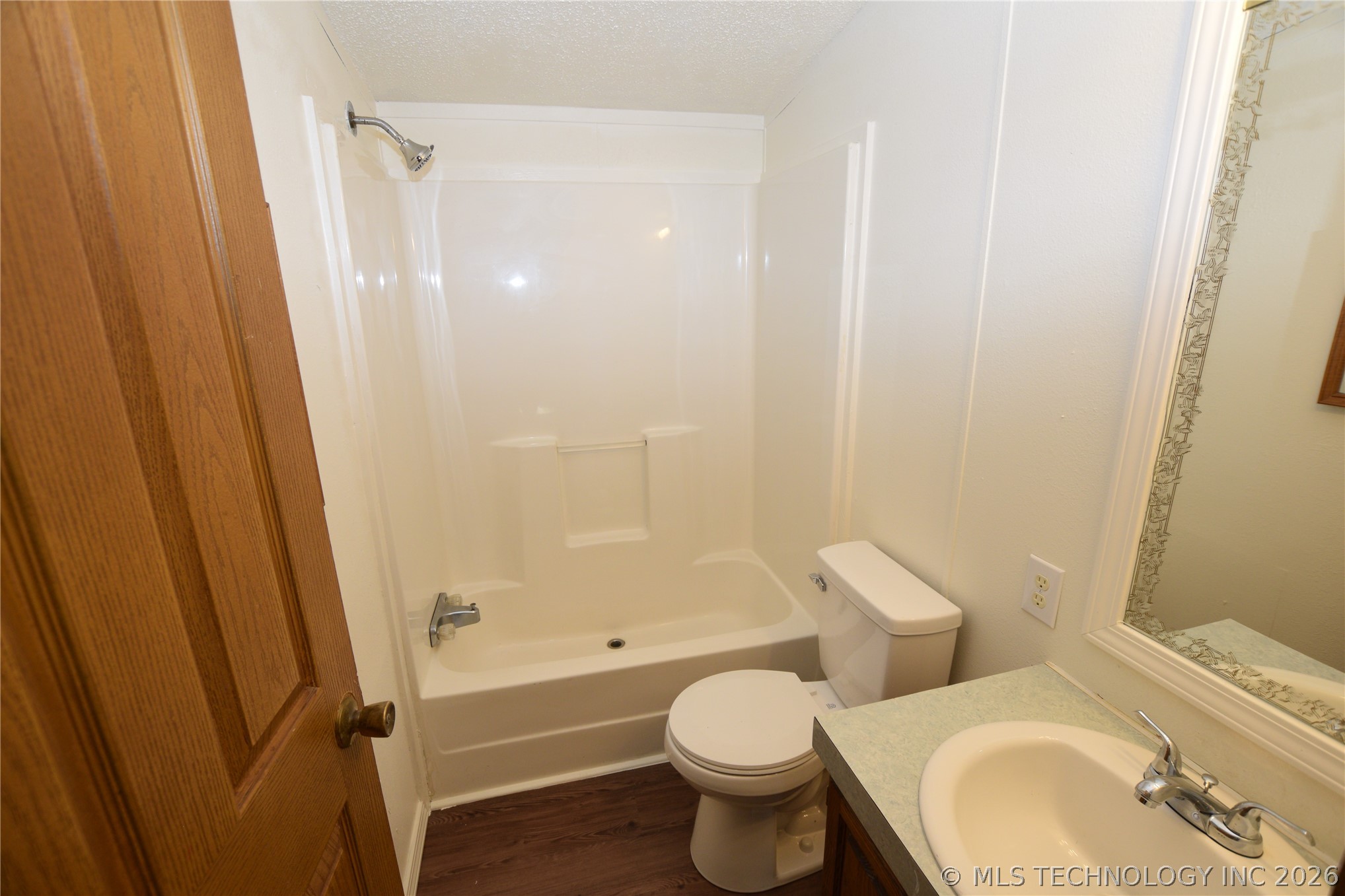 413 W Willow Street Property Photo 28