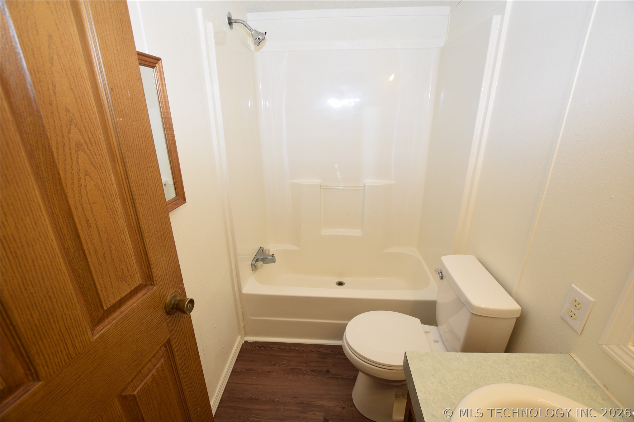 413 W Willow Street Property Photo 29