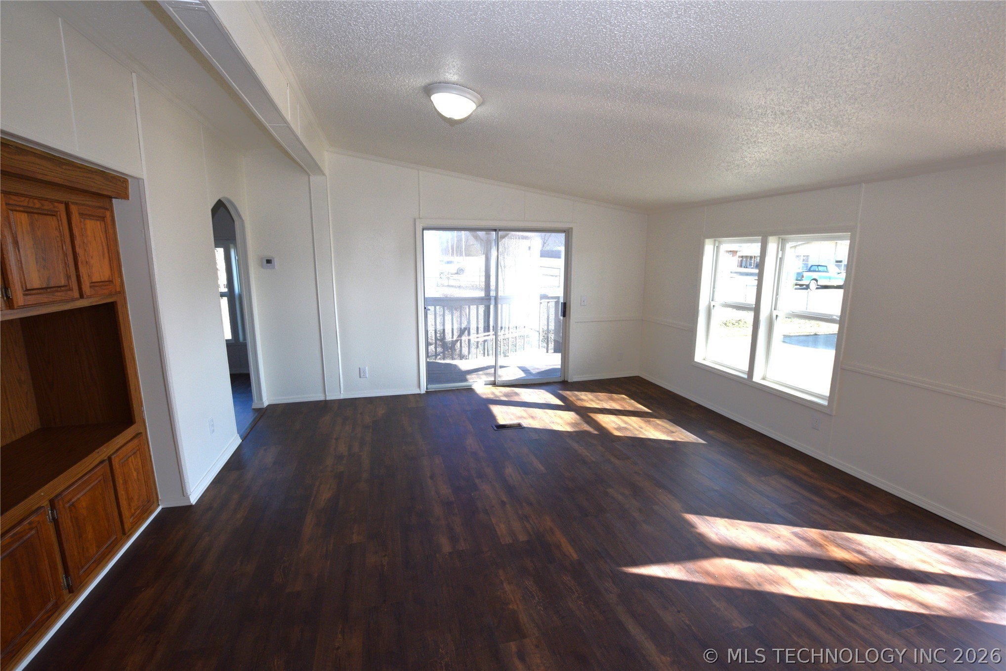 413 W Willow Street Property Photo 36