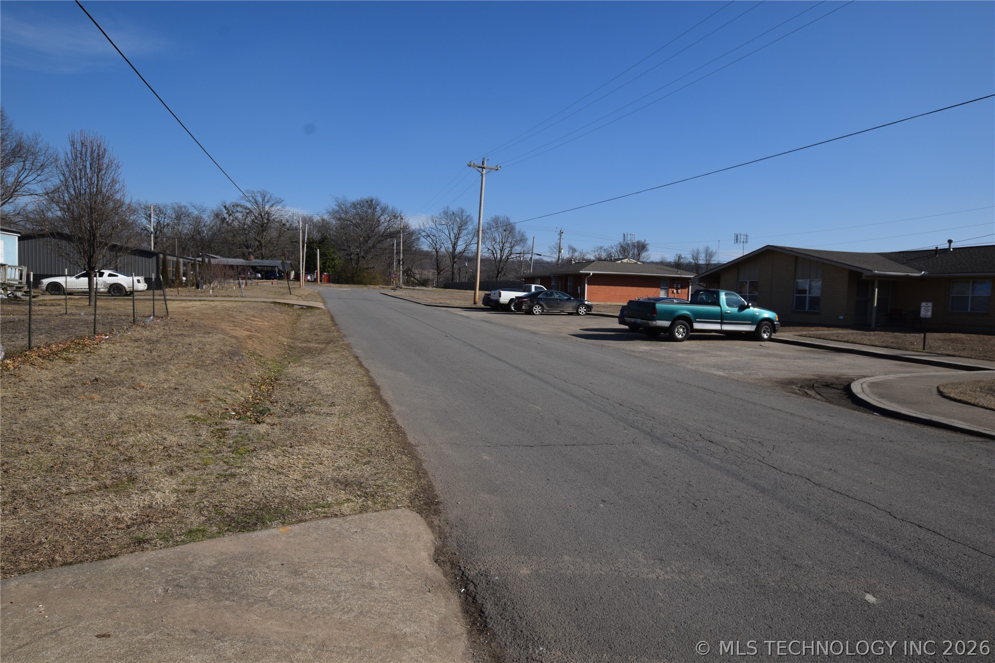 413 W Willow Street Property Photo 37