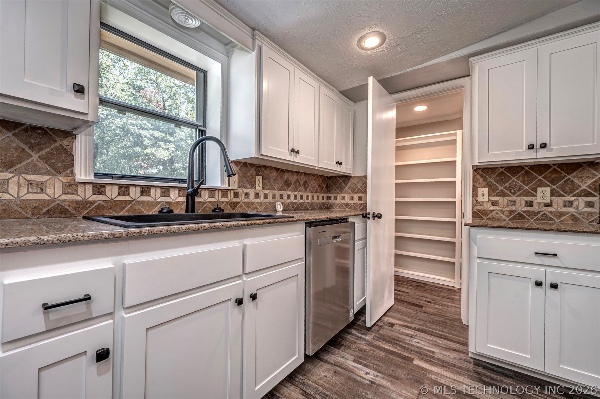 4412 E Grandstaff Road Property Photo 6