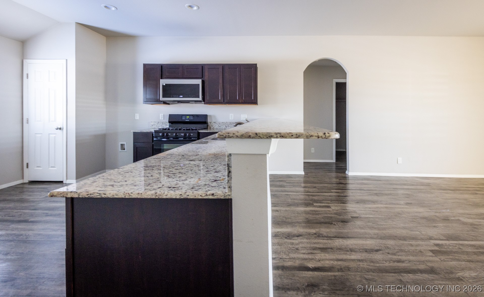 1208 E Richmond Street Property Photo 4