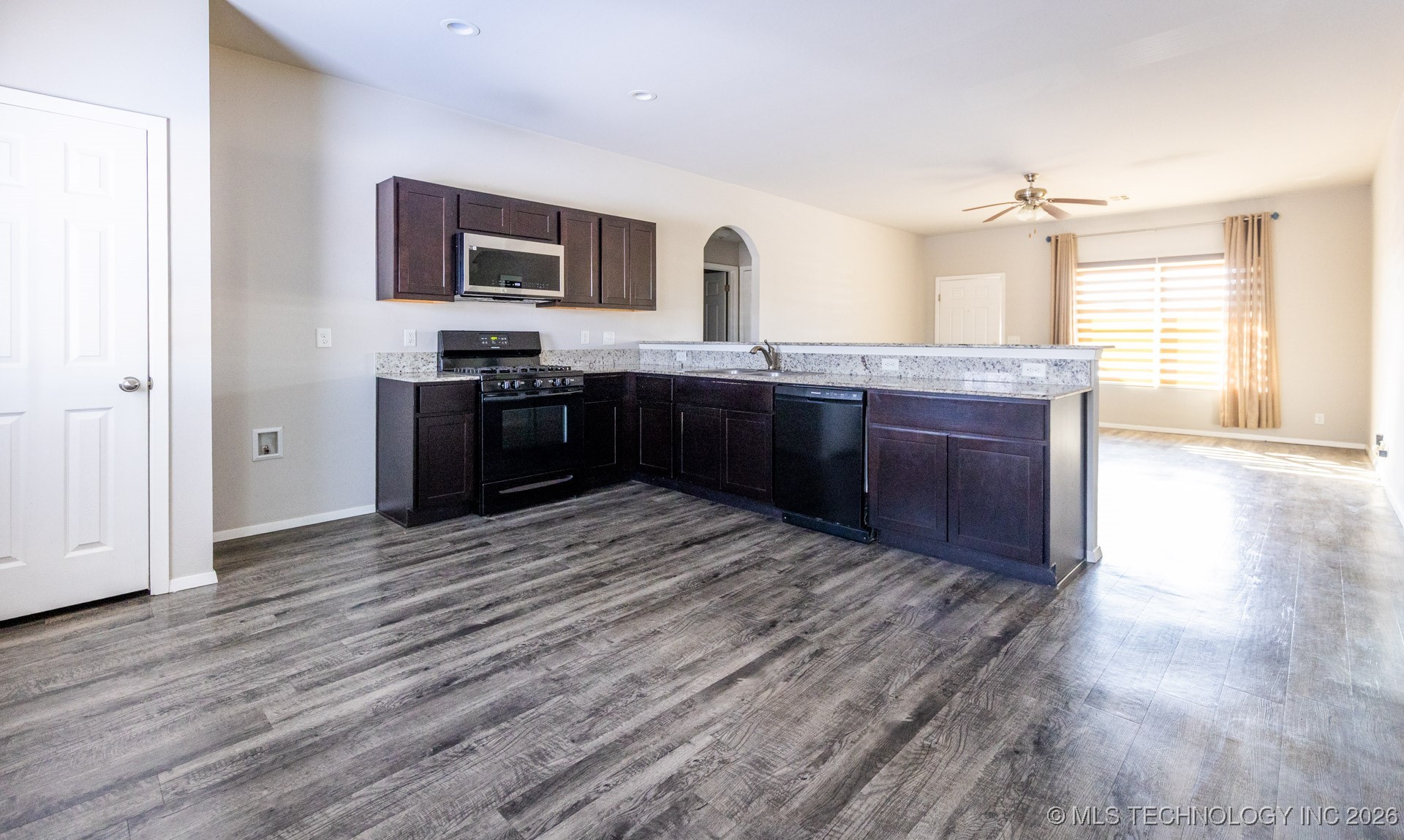 1208 E Richmond Street Property Photo 5