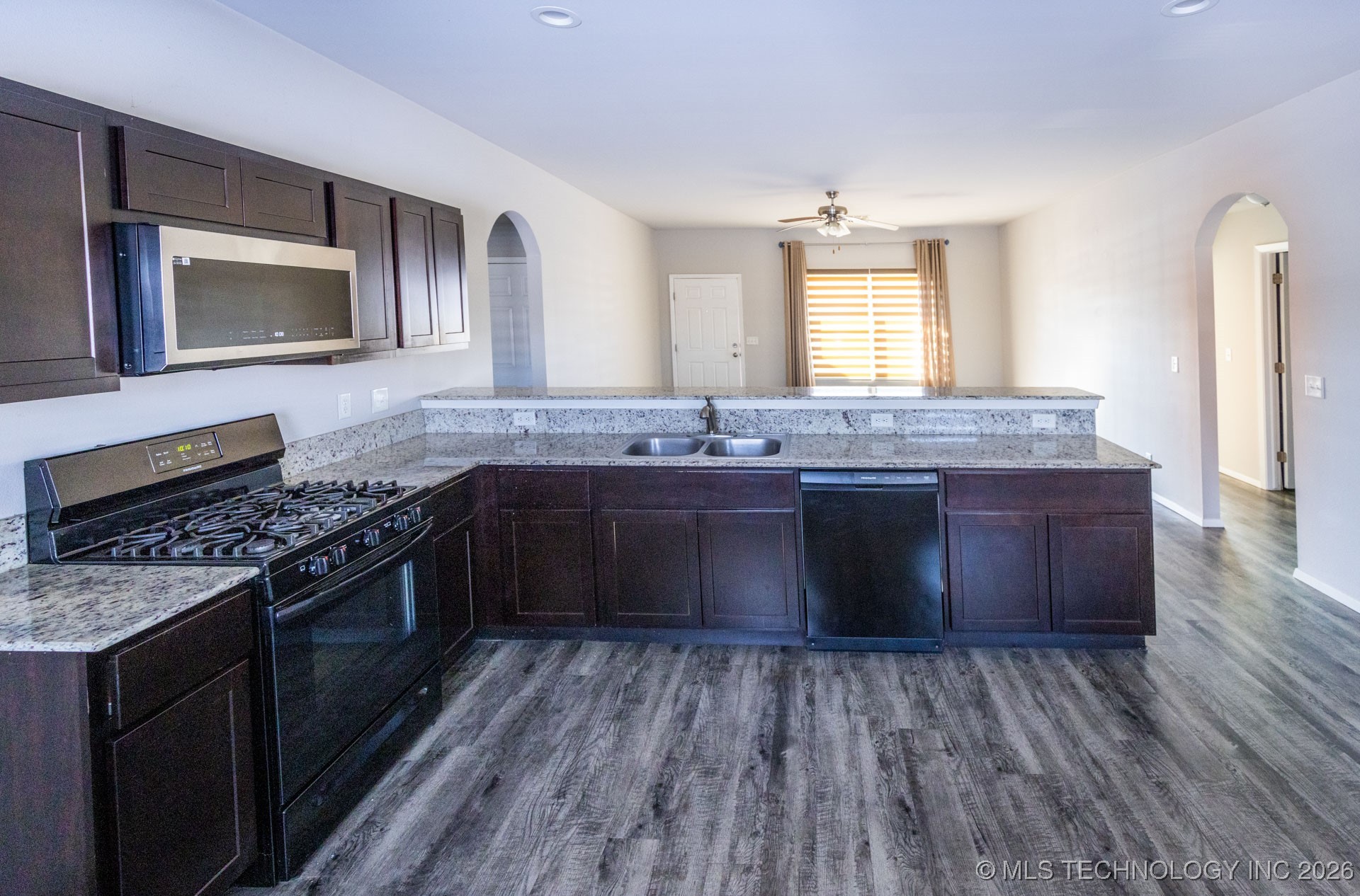 1208 E Richmond Street Property Photo 7