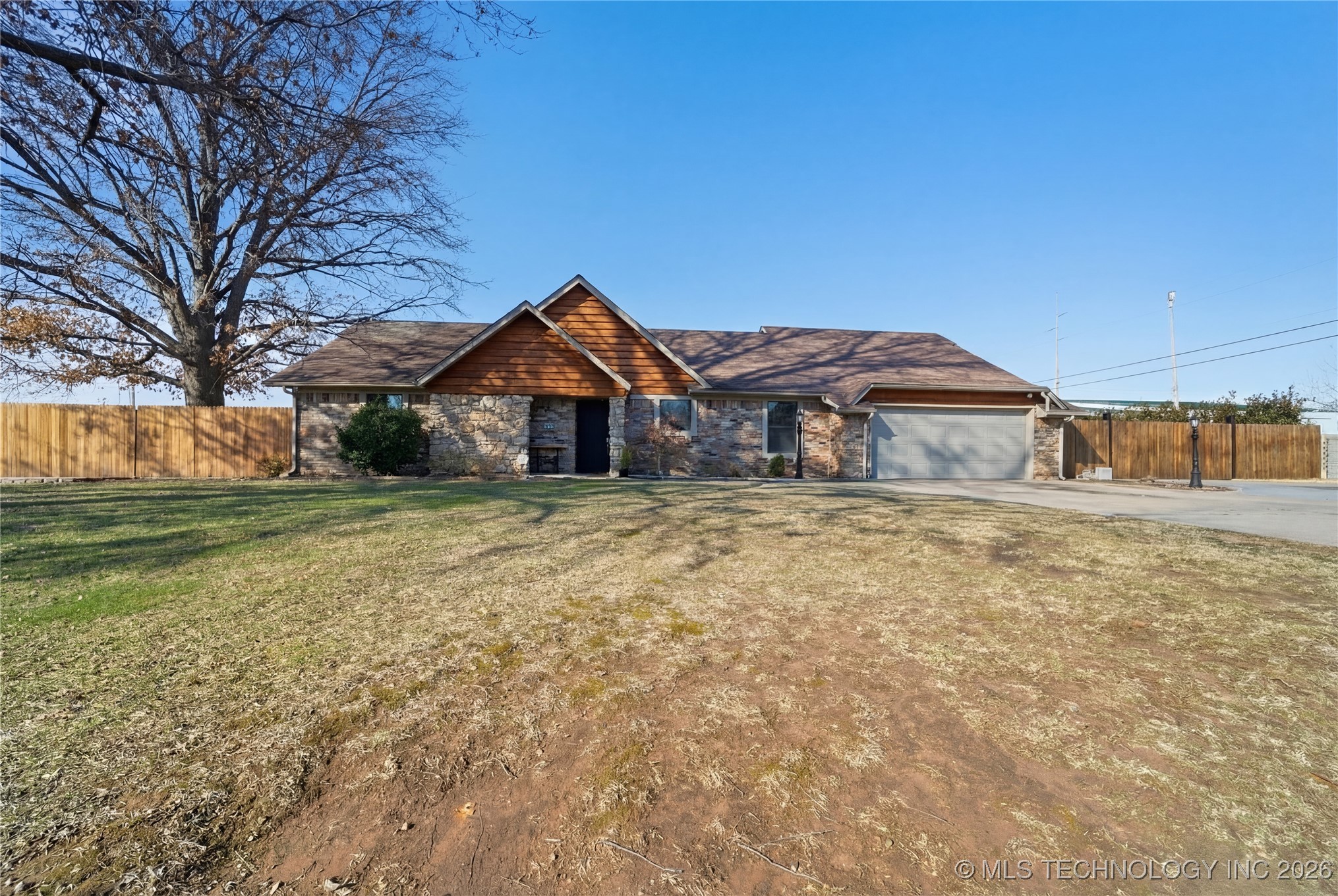 9606 S Maybelle Avenue Property Photo 6