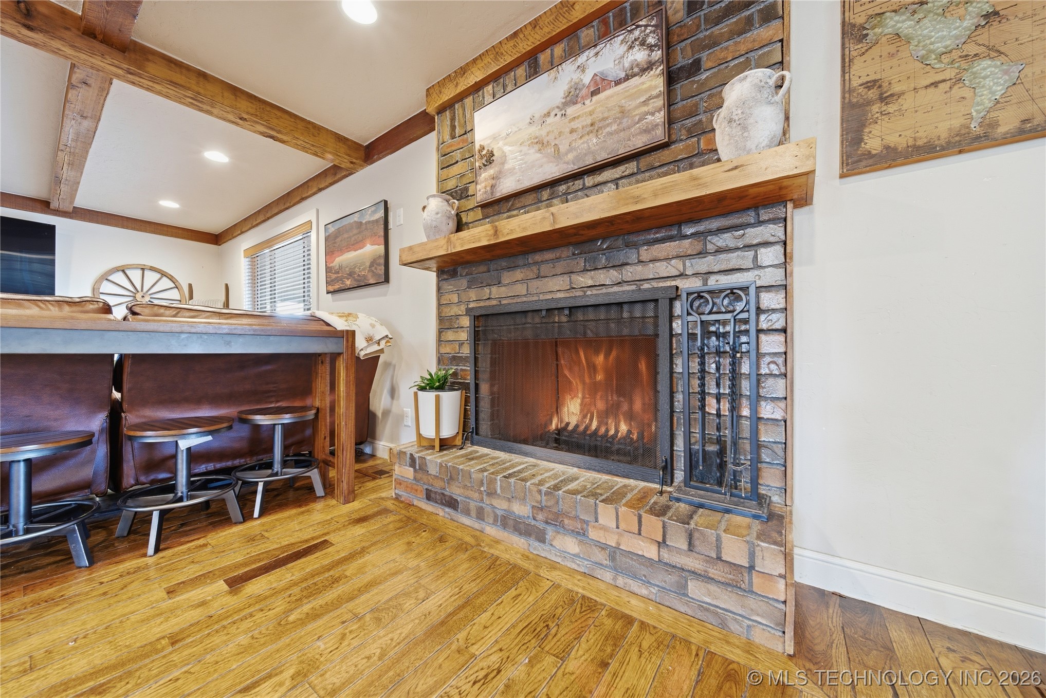 9606 S Maybelle Avenue Property Photo 11