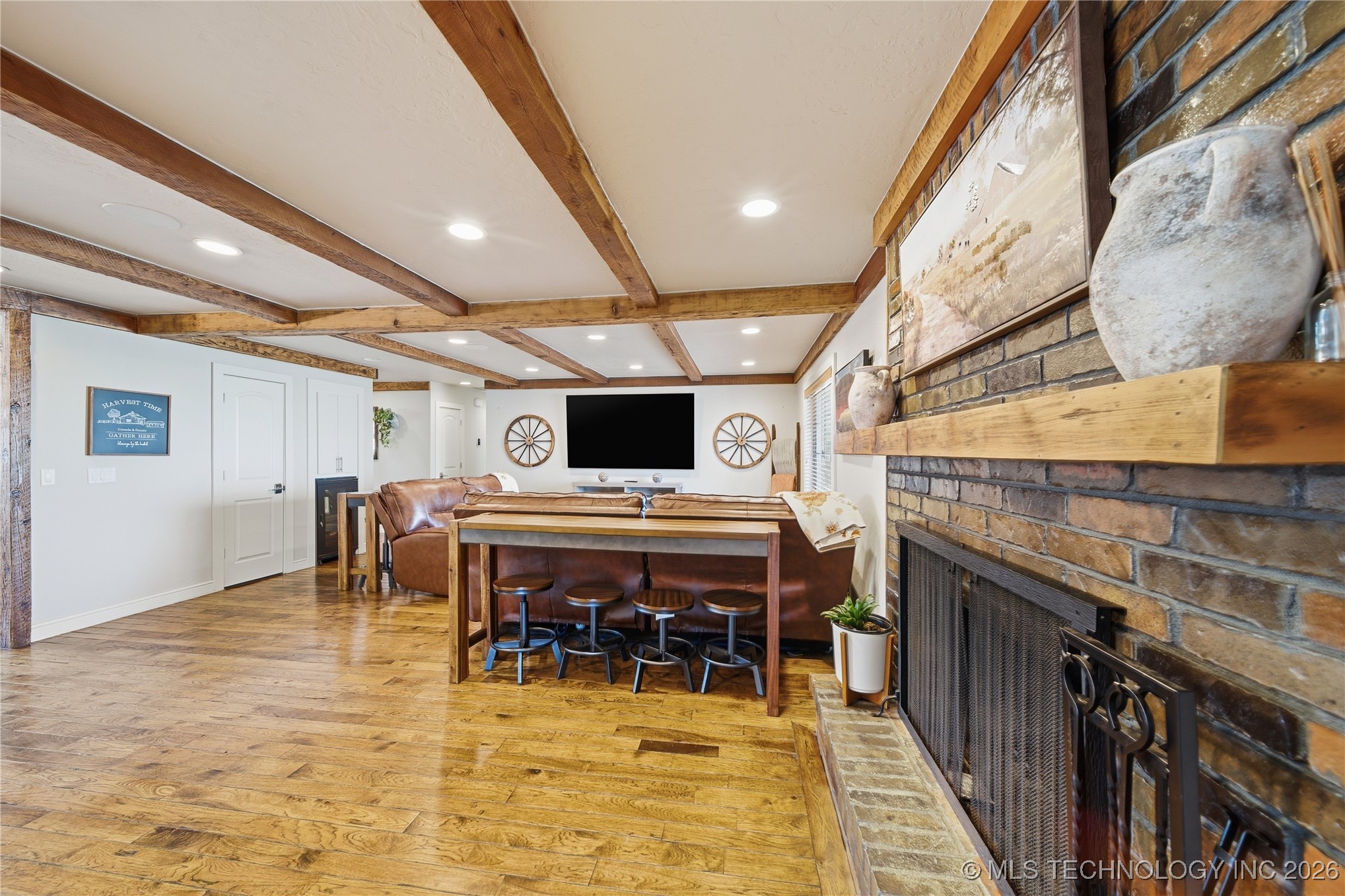 9606 S Maybelle Avenue Property Photo 12