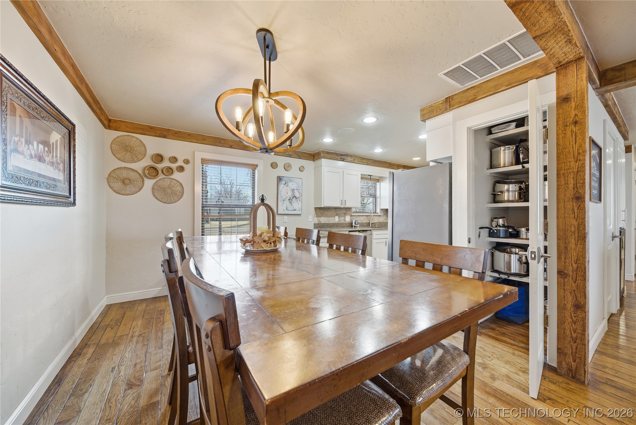 9606 S Maybelle Avenue Property Photo 18