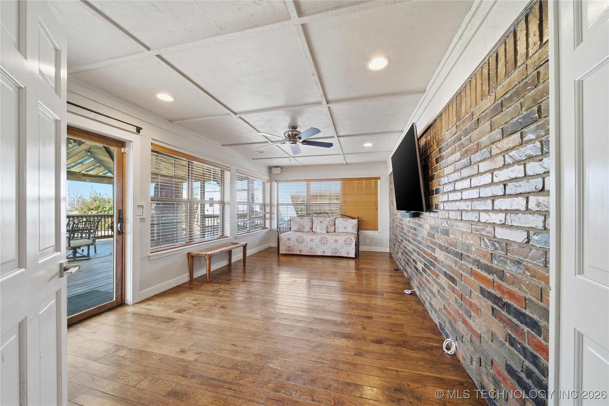 9606 S Maybelle Avenue Property Photo 20