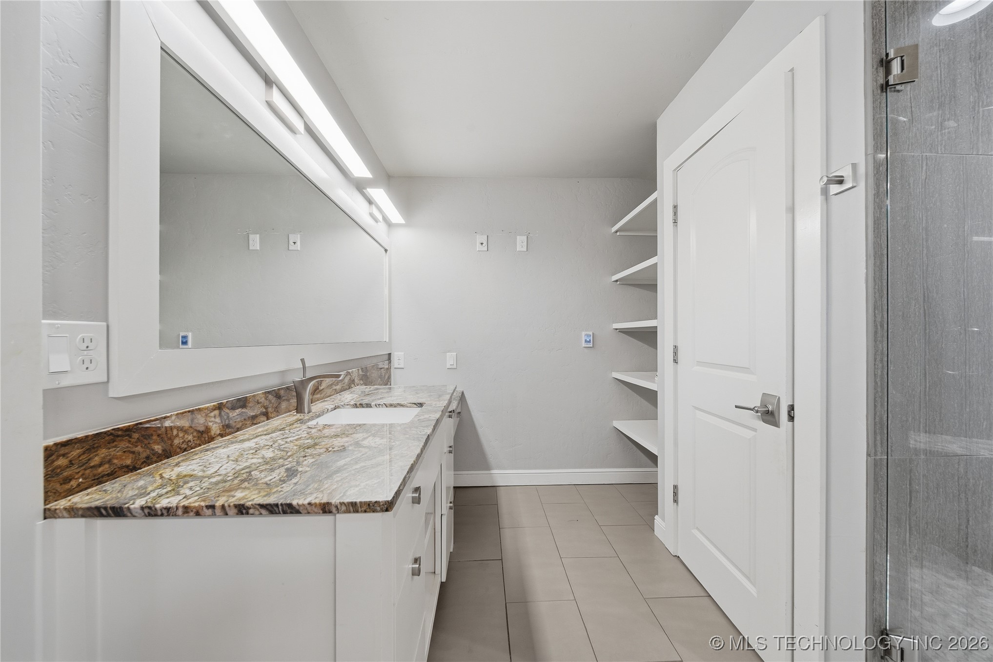 9606 S Maybelle Avenue Property Photo 27