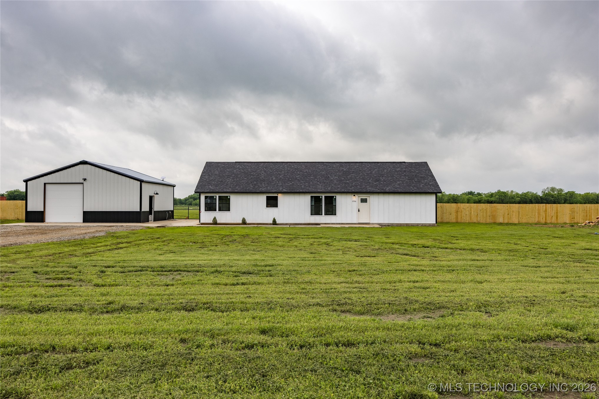 11526 State Hwy 78 Property Photo 2