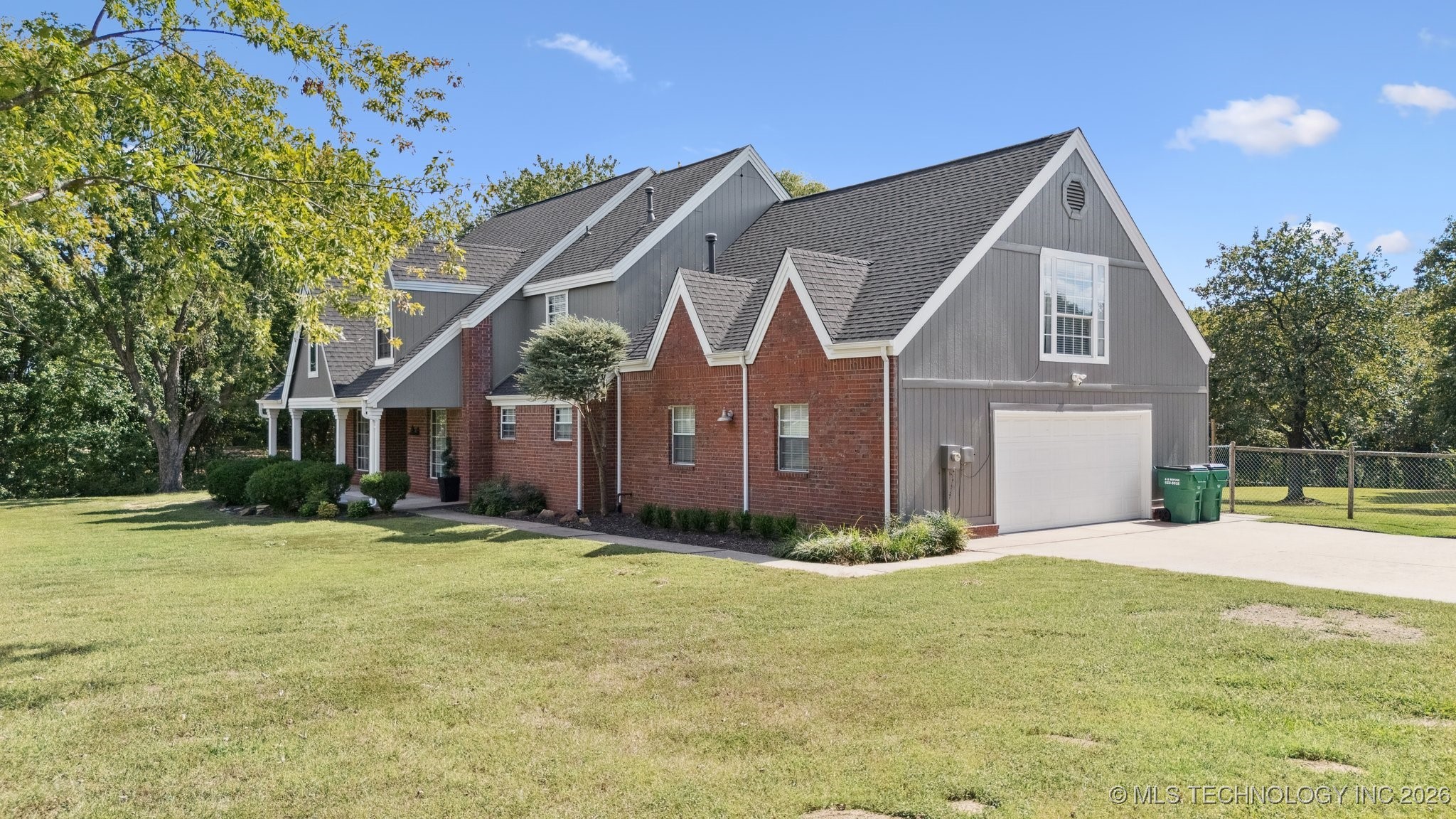 4704 W 88th Street Property Photo 2