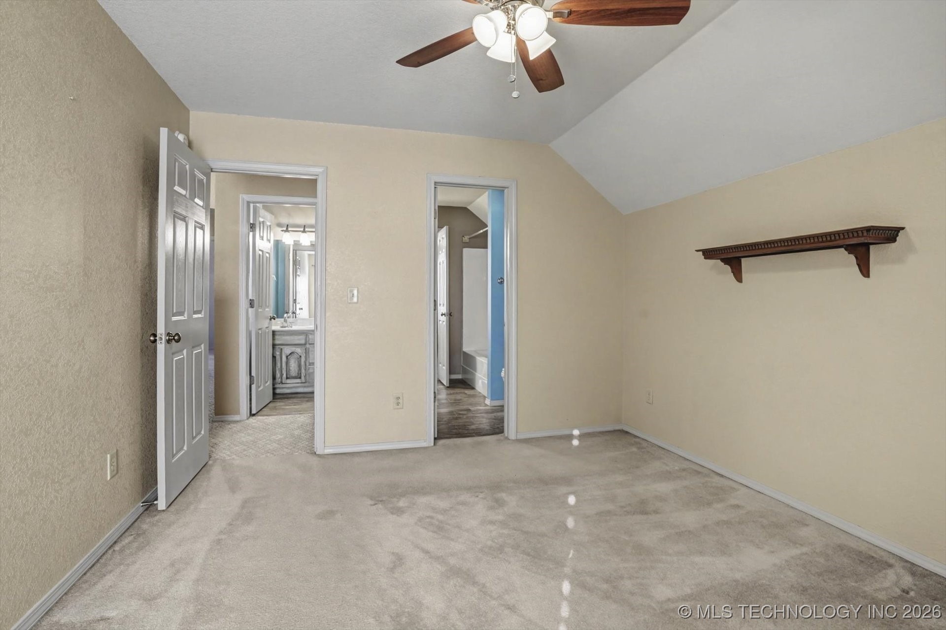 1601 E Holly Avenue Property Photo 21