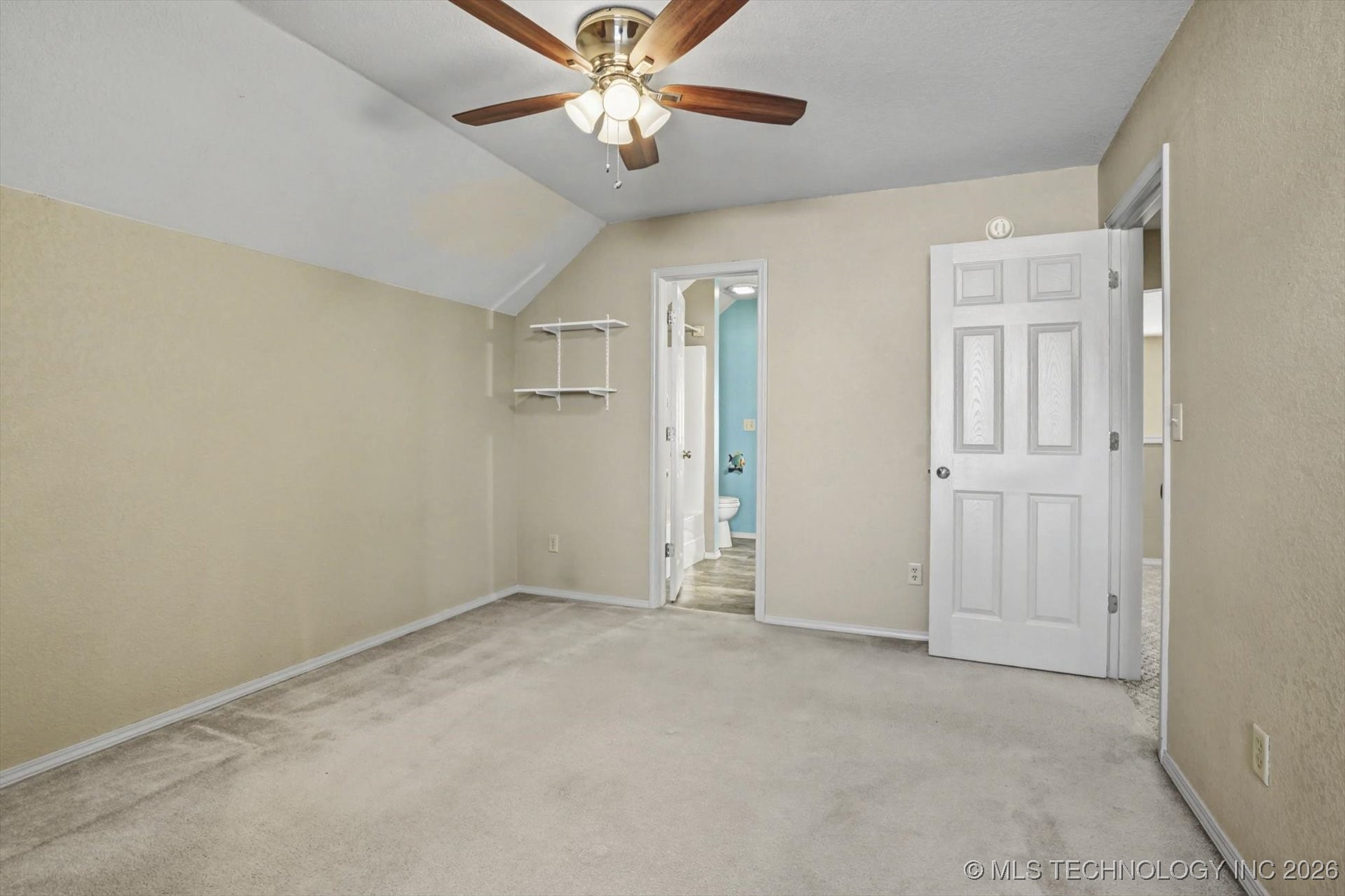 1601 E Holly Avenue Property Photo 25