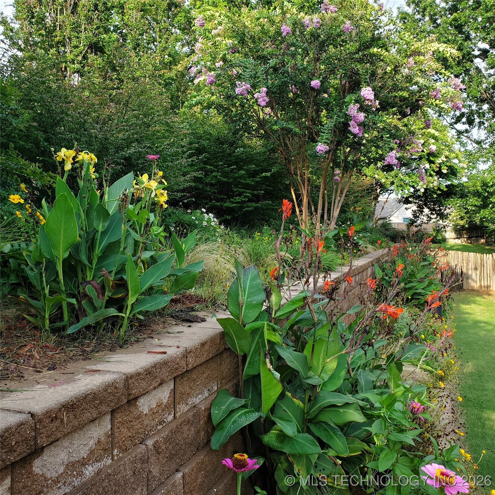 1601 E Holly Avenue Property Photo 33