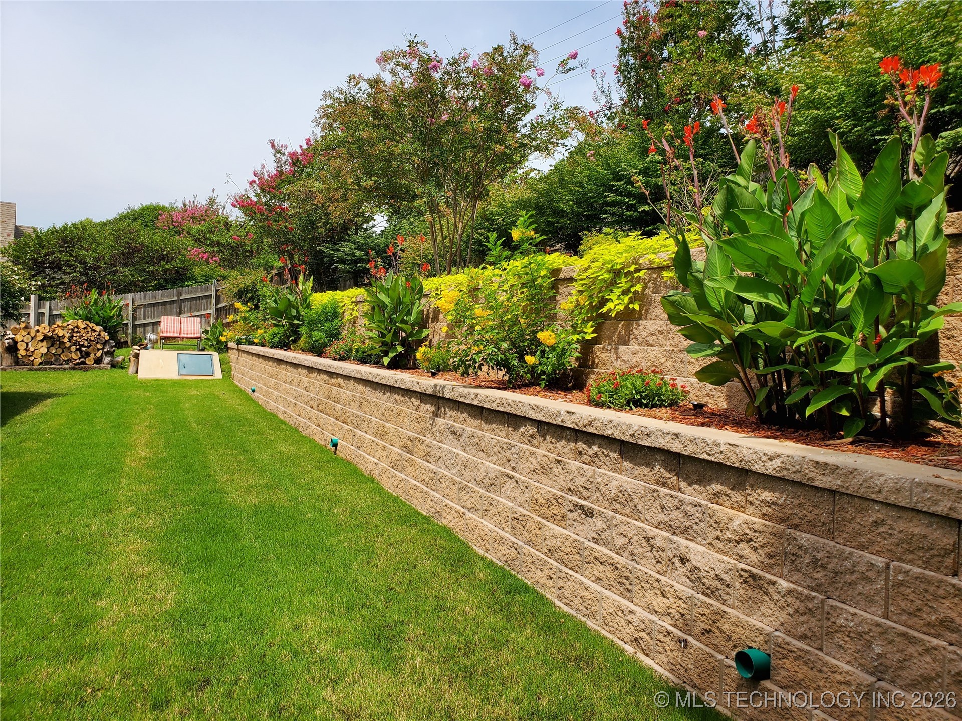 1601 E Holly Avenue Property Photo 36