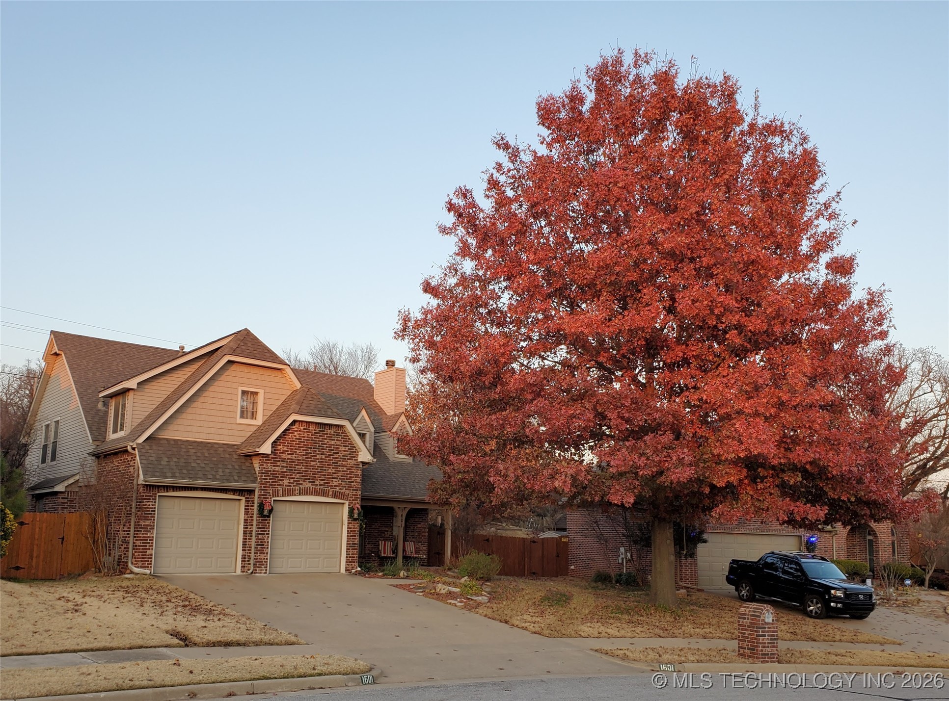 1601 E Holly Avenue Property Photo 44