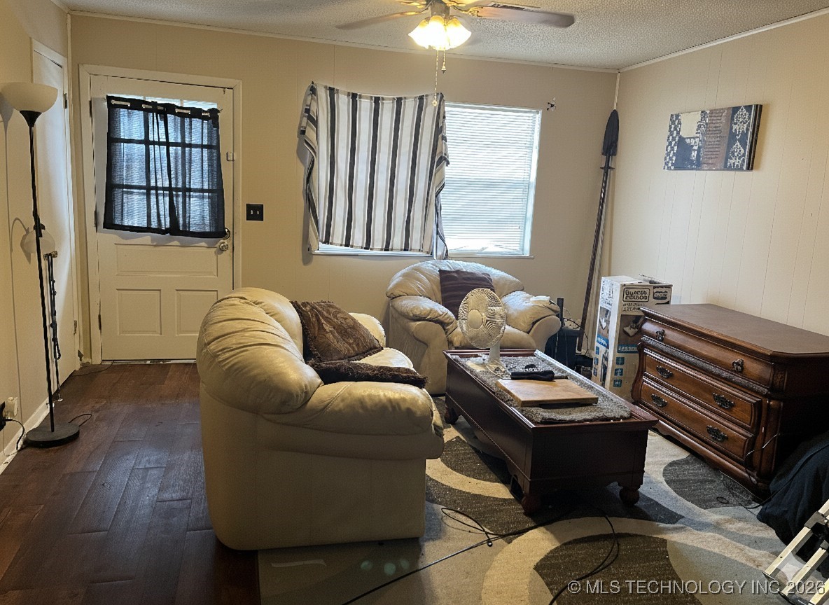 502 N Creek Street Property Photo 4