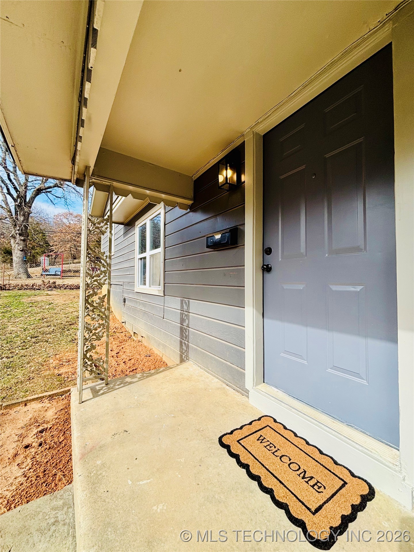 800 W Grand Avenue Property Photo 3