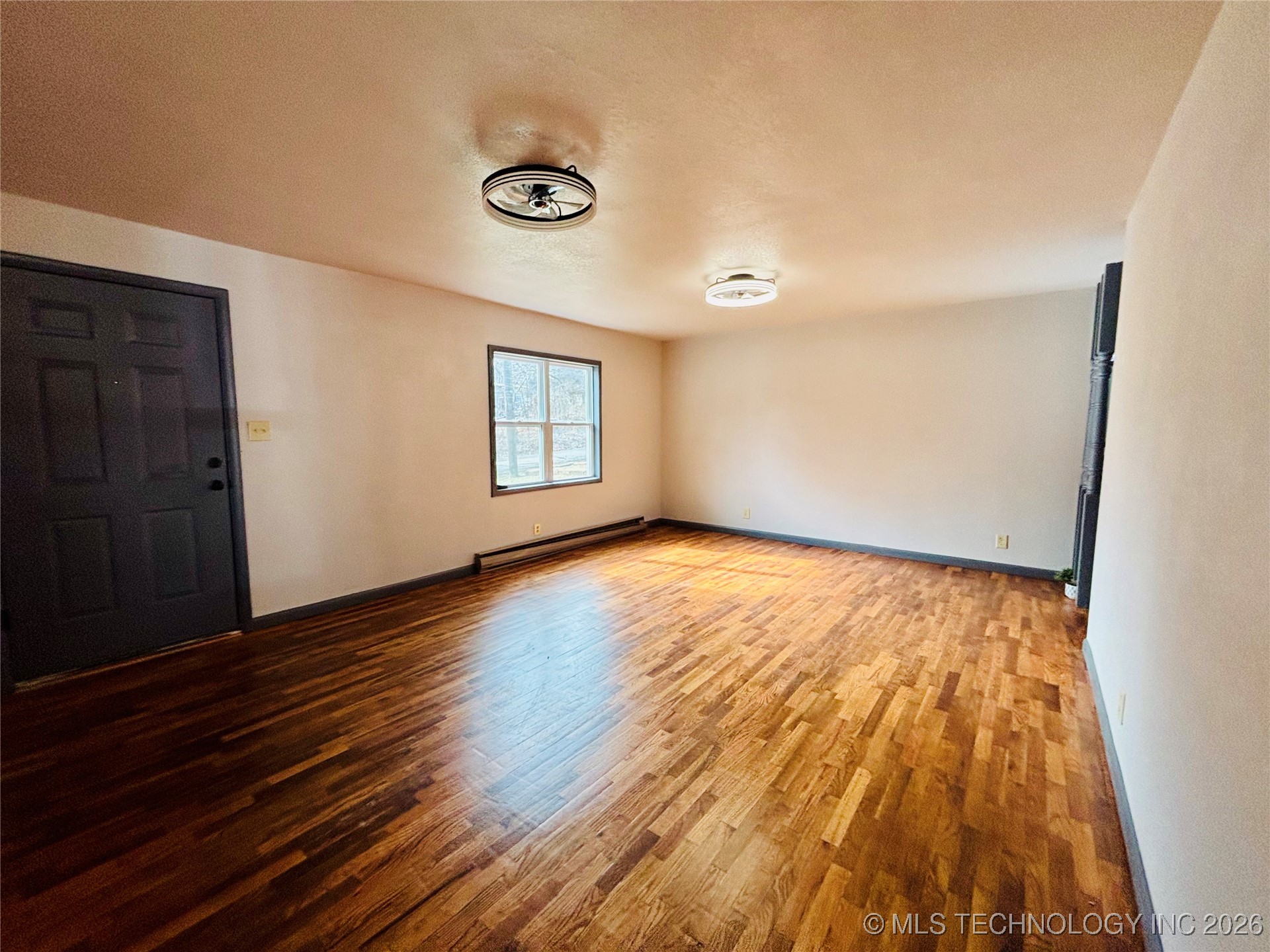 800 W Grand Avenue Property Photo 8