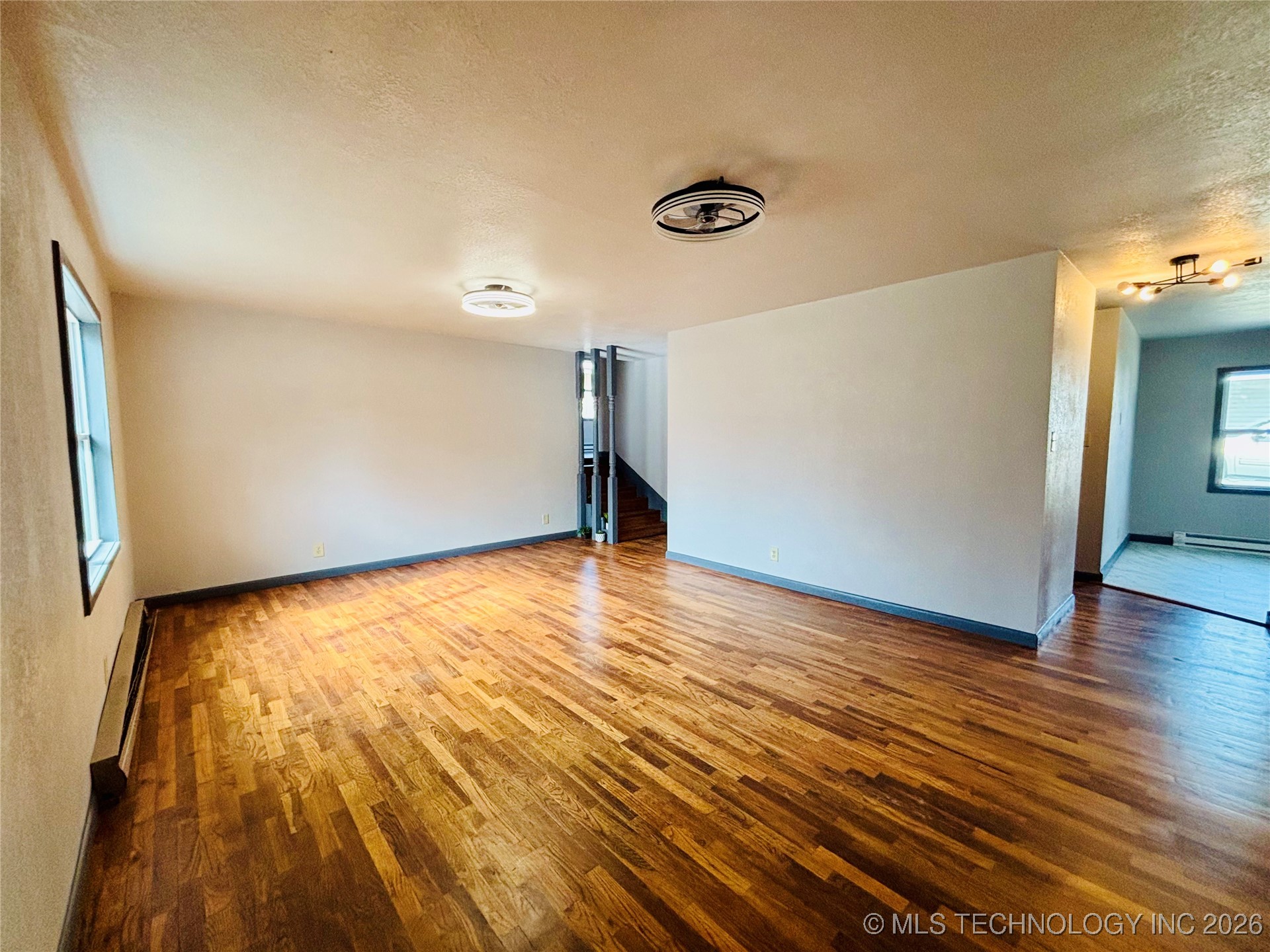 800 W Grand Avenue Property Photo 13