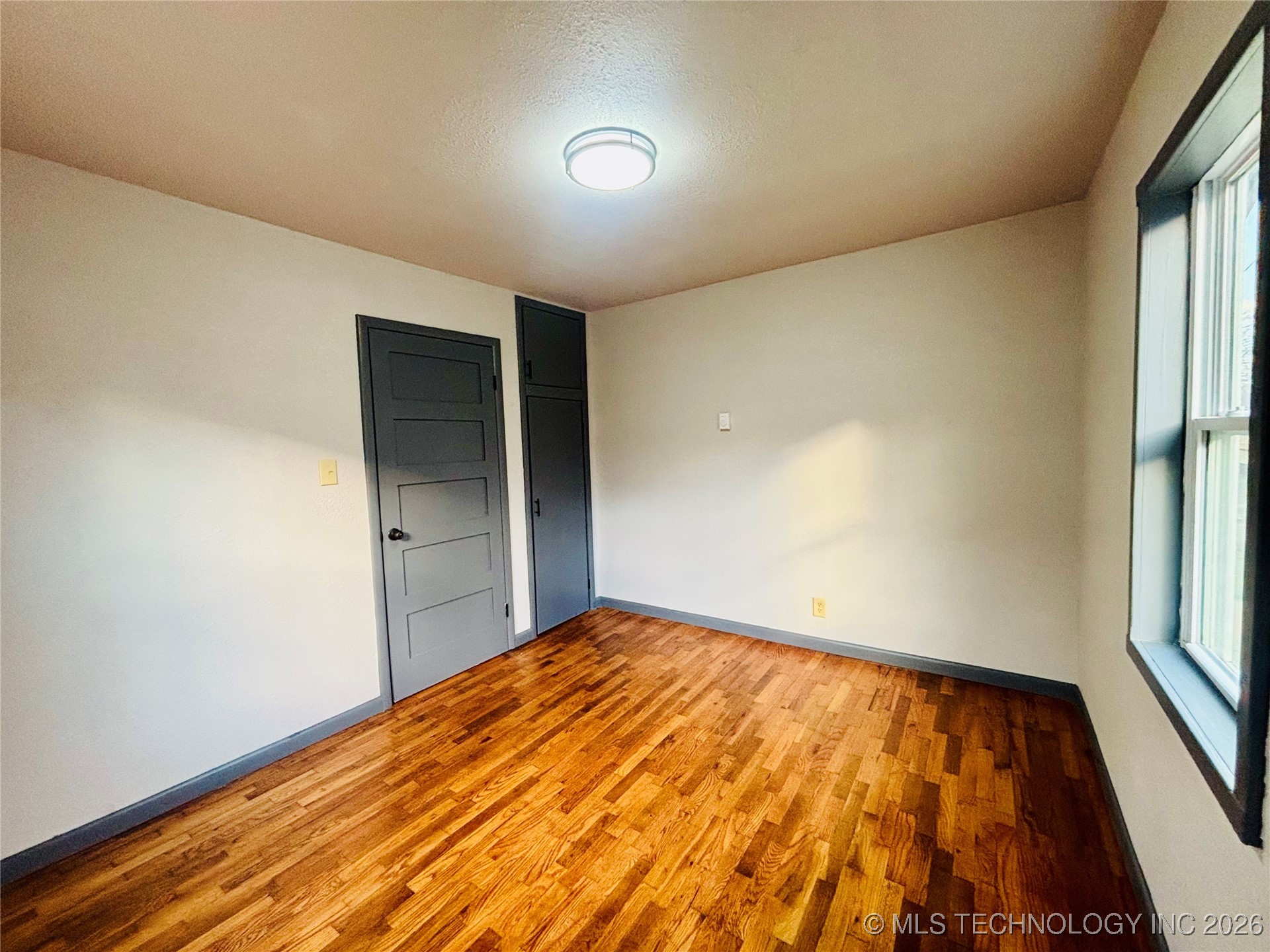 800 W Grand Avenue Property Photo 24