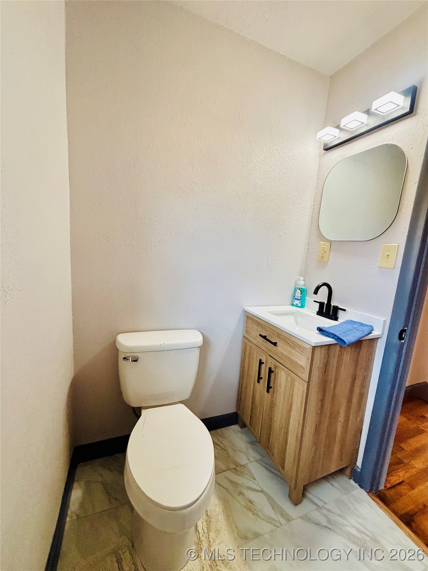 800 W Grand Avenue Property Photo 27