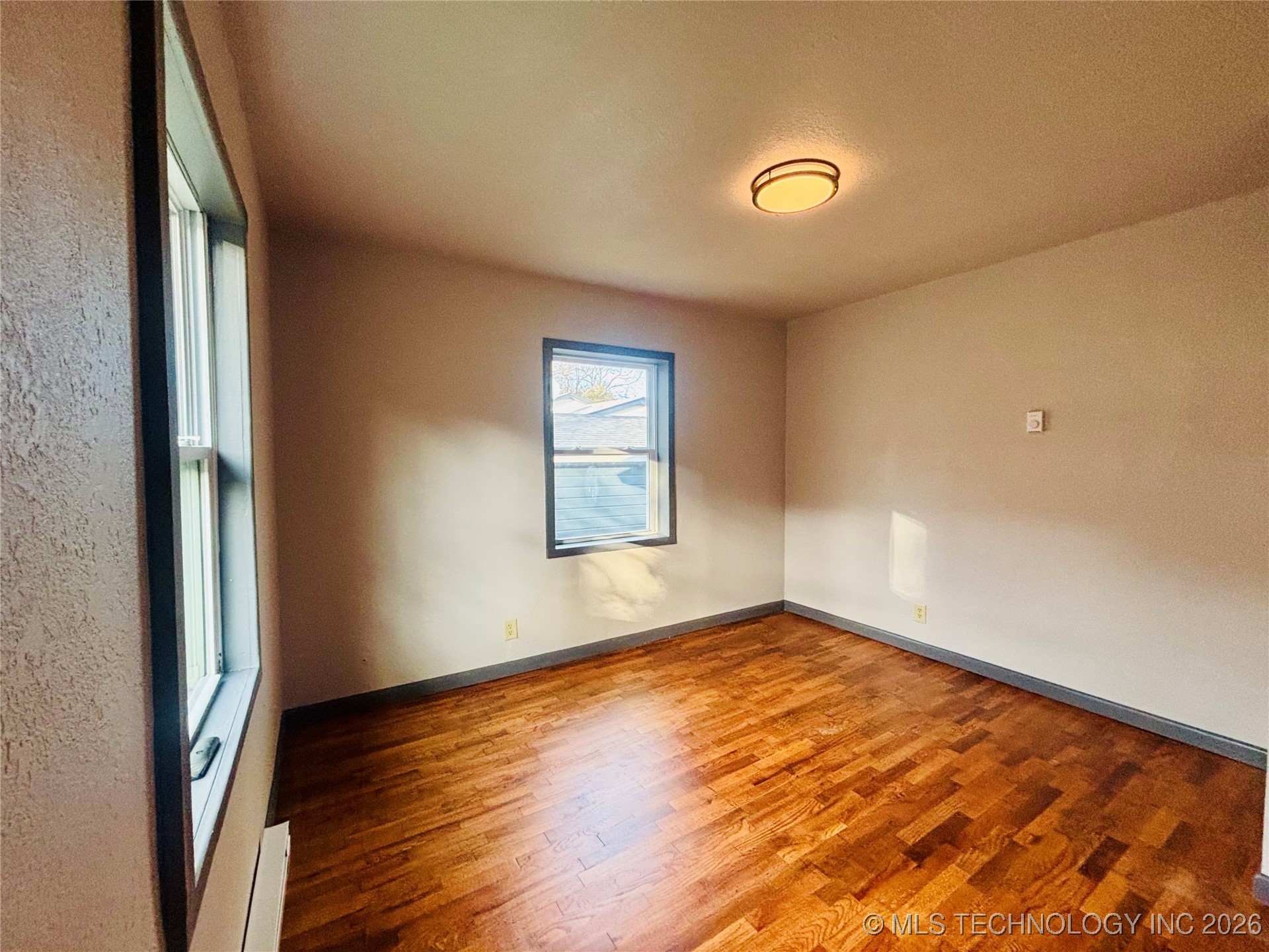 800 W Grand Avenue Property Photo 28