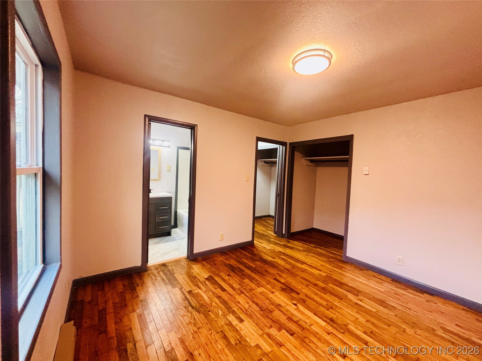 800 W Grand Avenue Property Photo 33