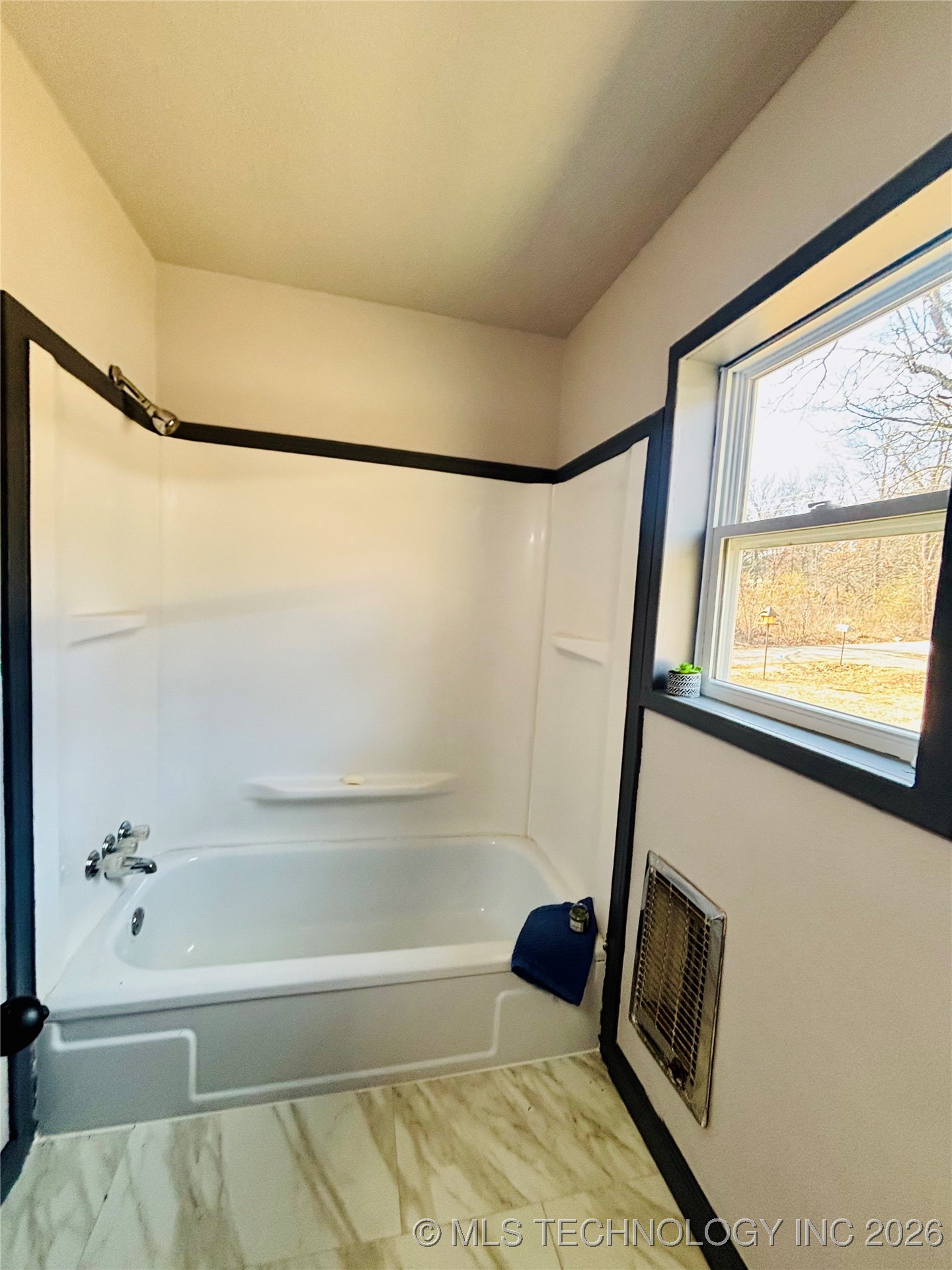 800 W Grand Avenue Property Photo 35