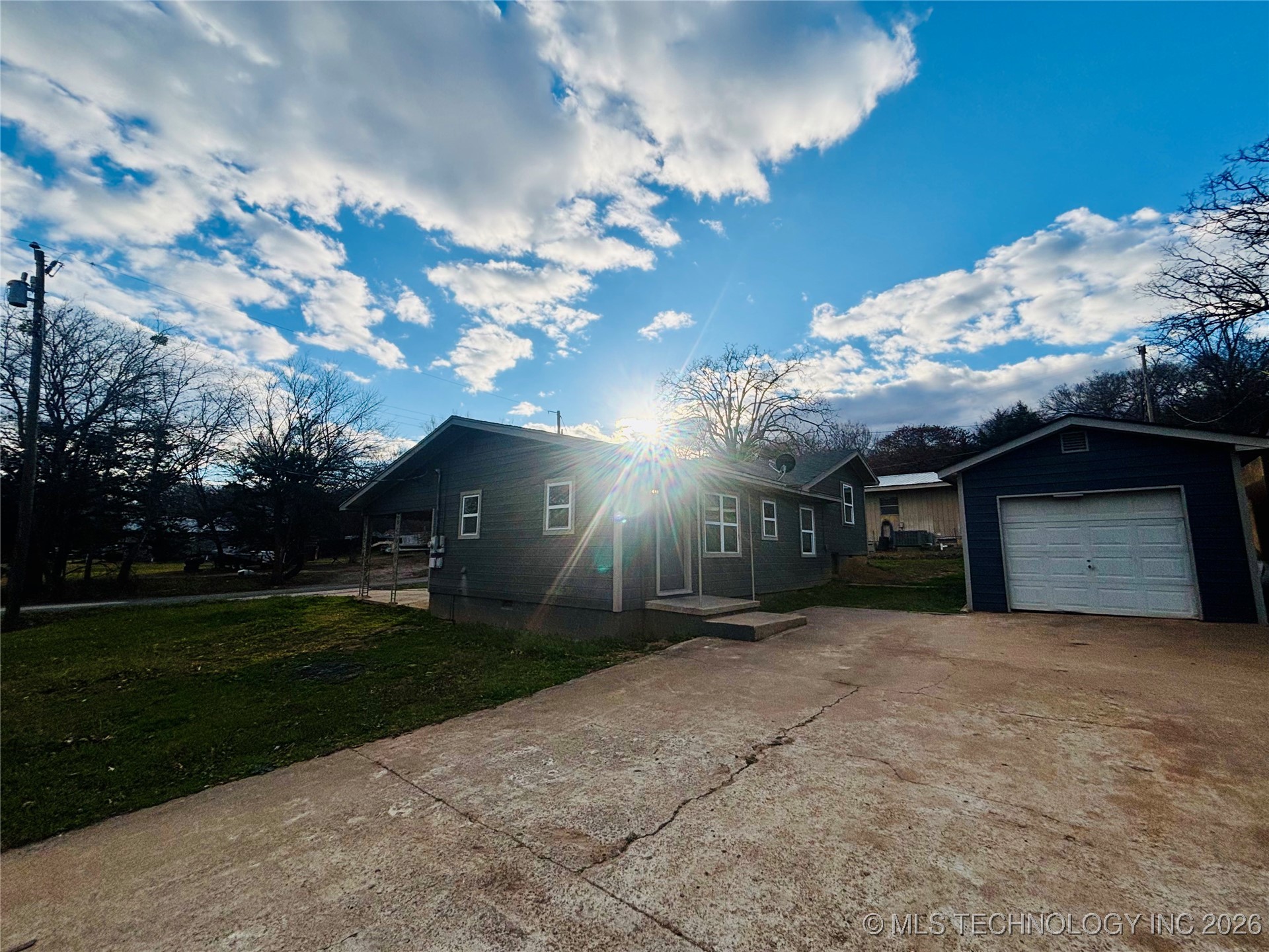 800 W Grand Avenue Property Photo 37