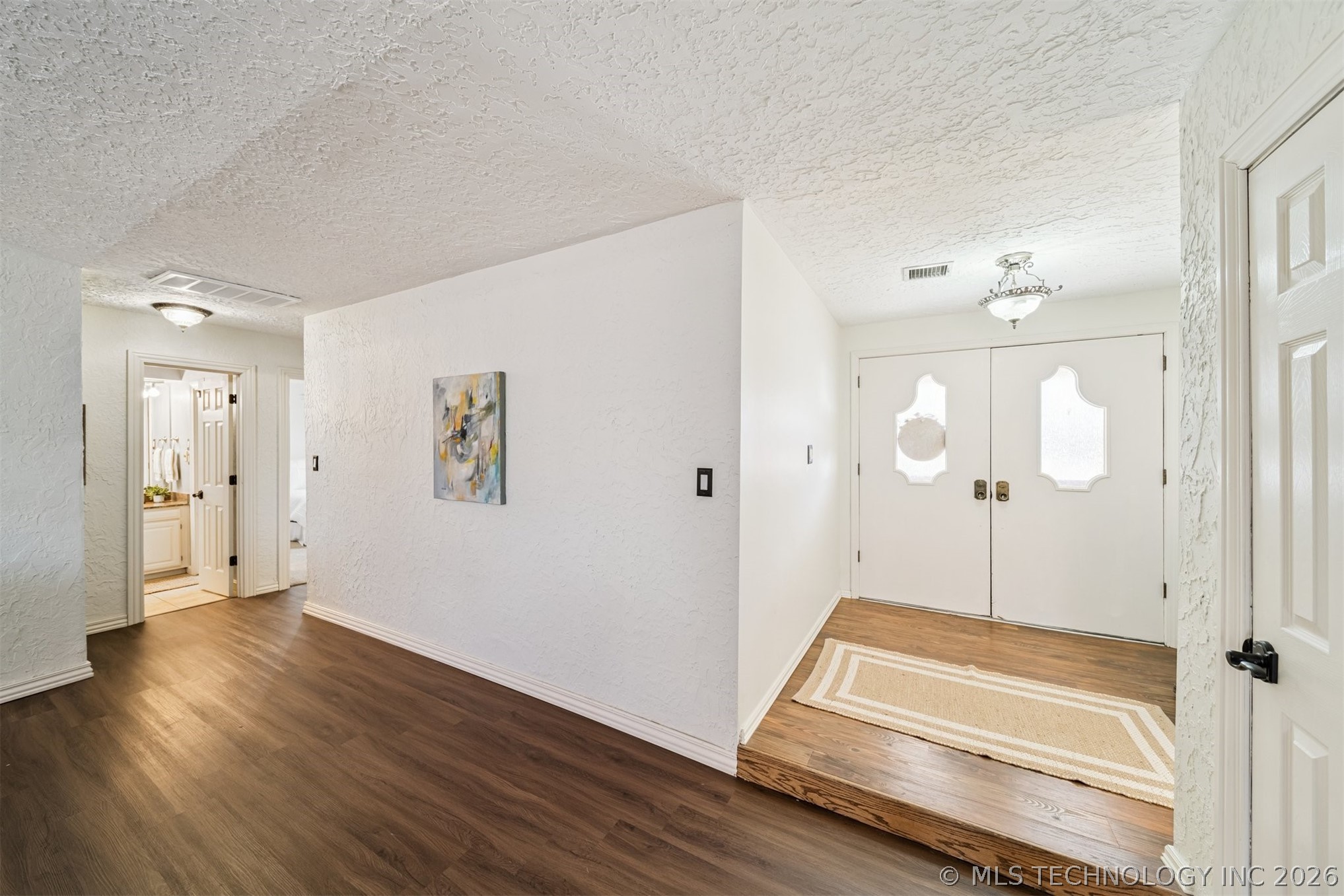 9416 S 69th East Avenue Property Photo 3