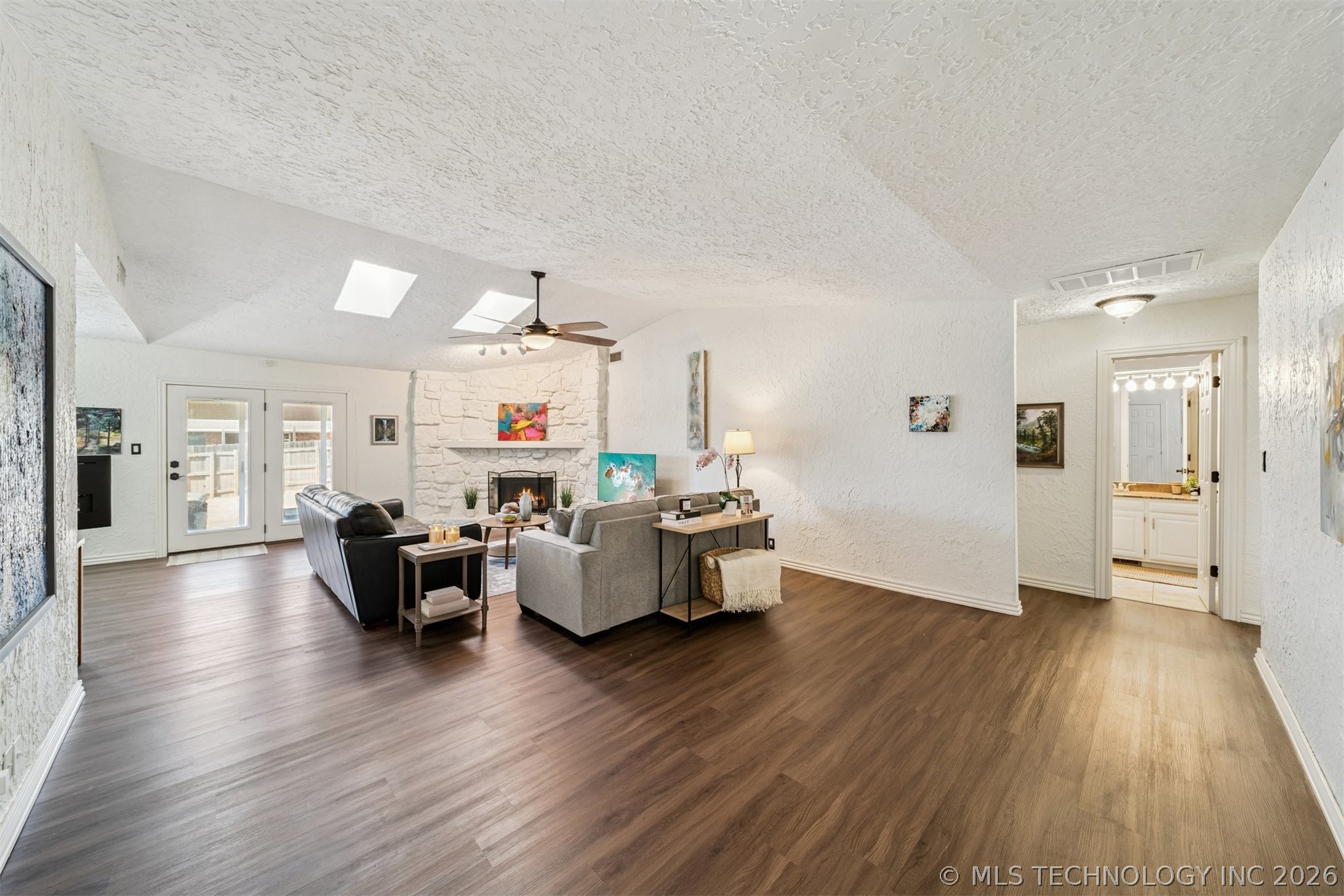 9416 S 69th East Avenue Property Photo 4