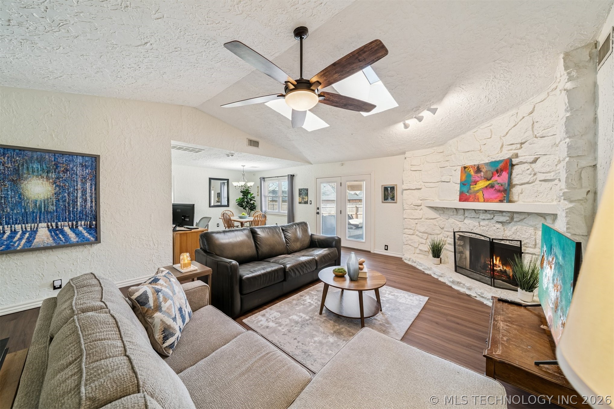 9416 S 69th East Avenue Property Photo 6