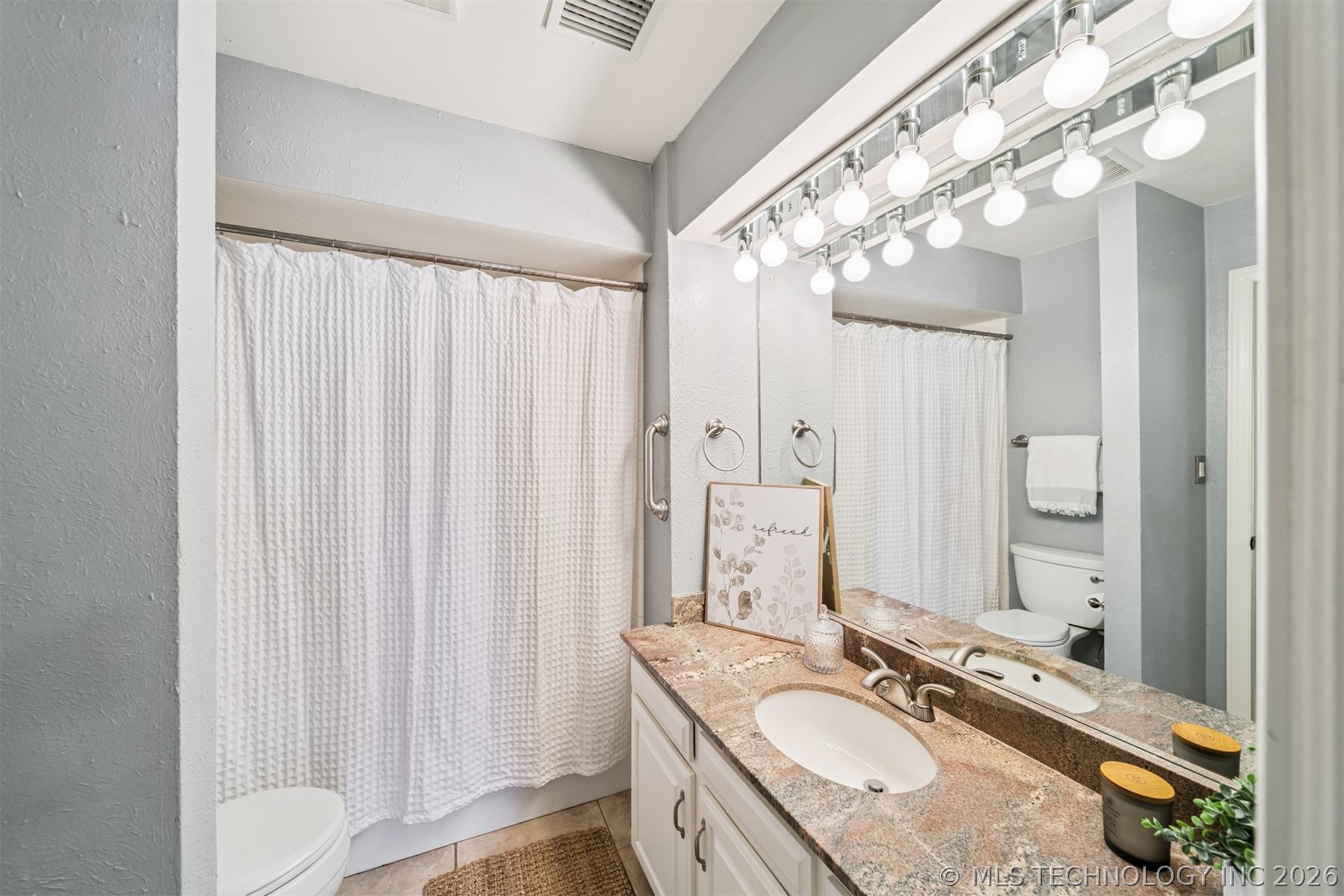 9416 S 69th East Avenue Property Photo 12