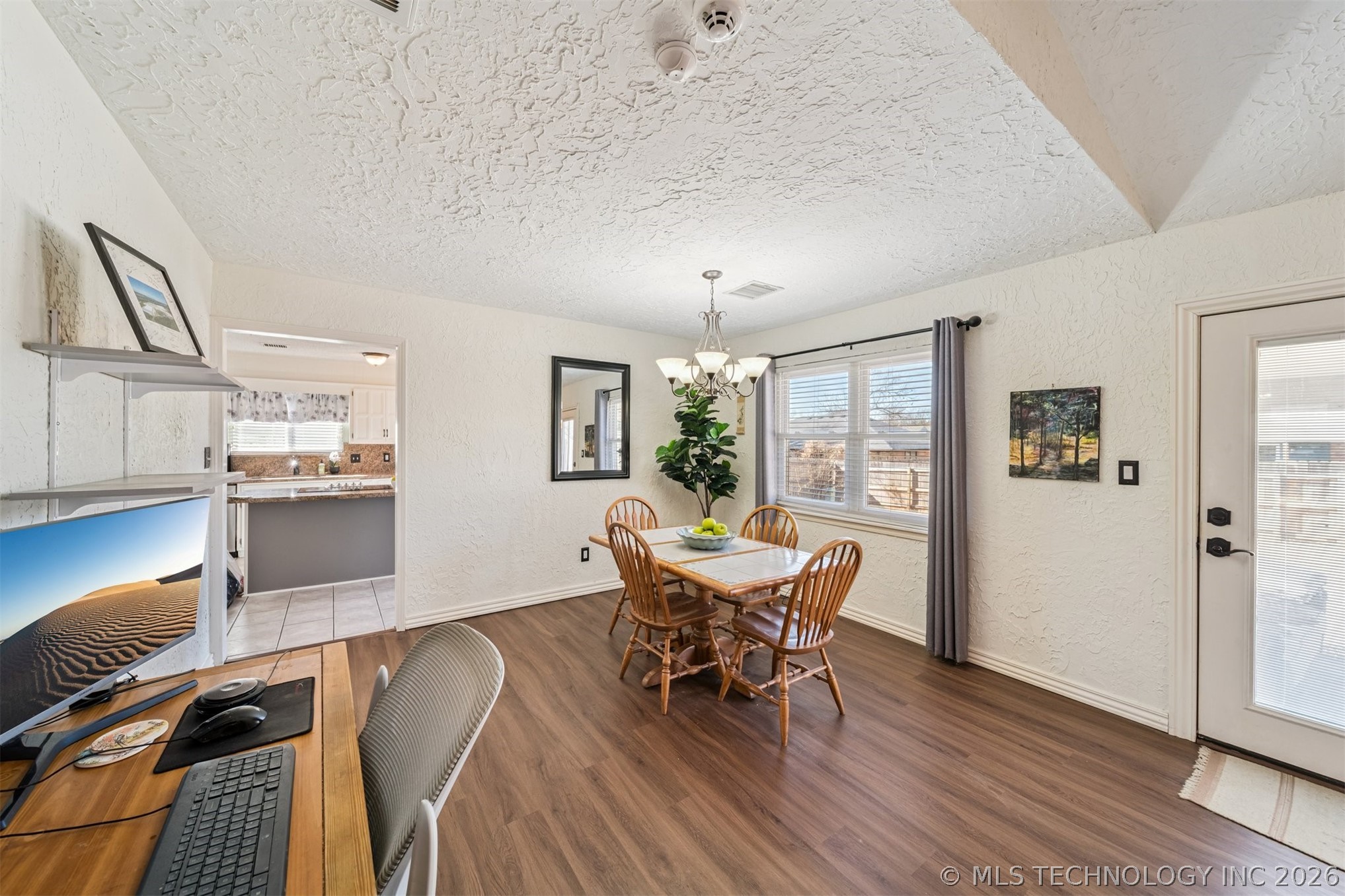 9416 S 69th East Avenue Property Photo 14