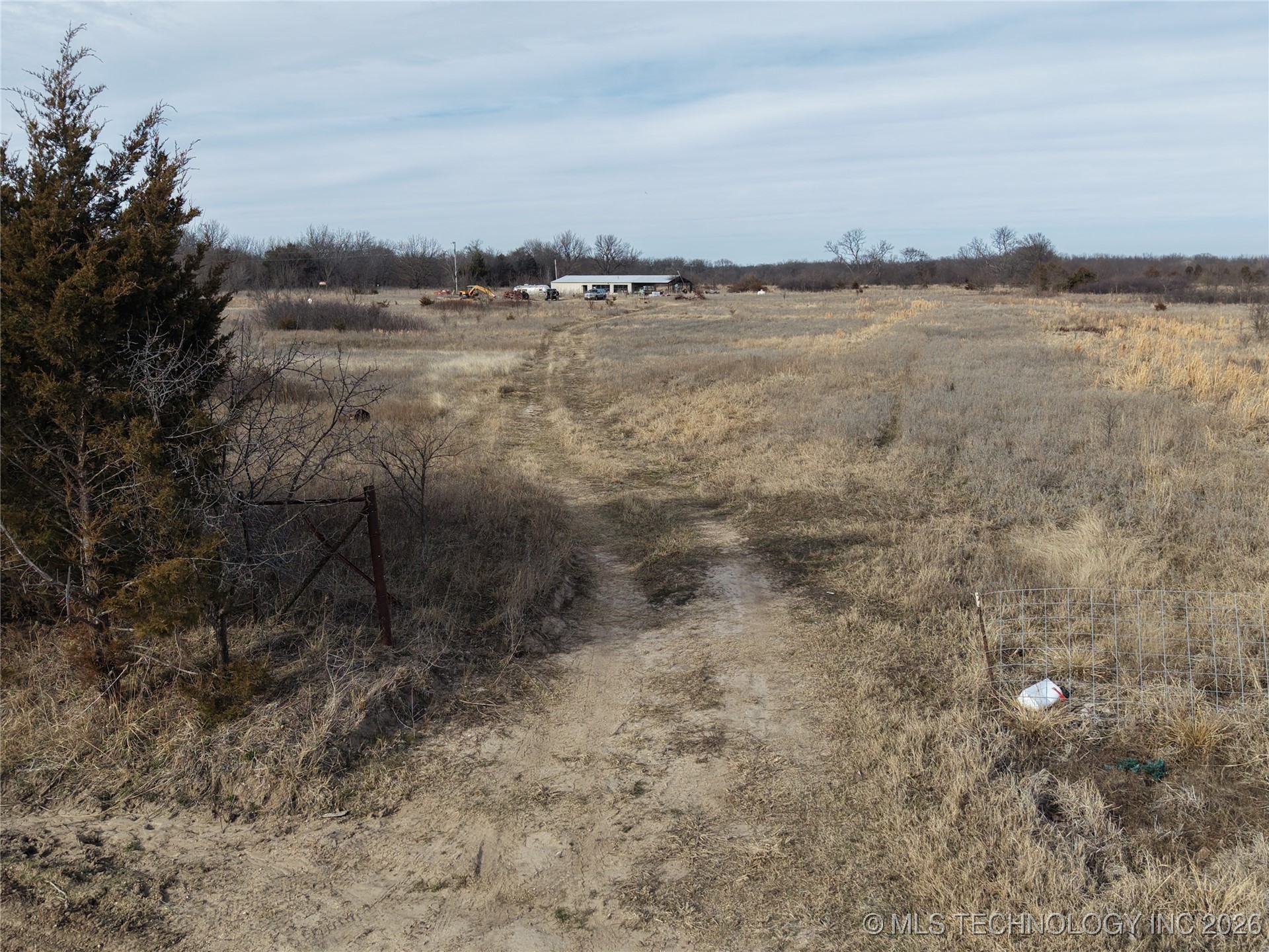 2604016 Property Photo 2