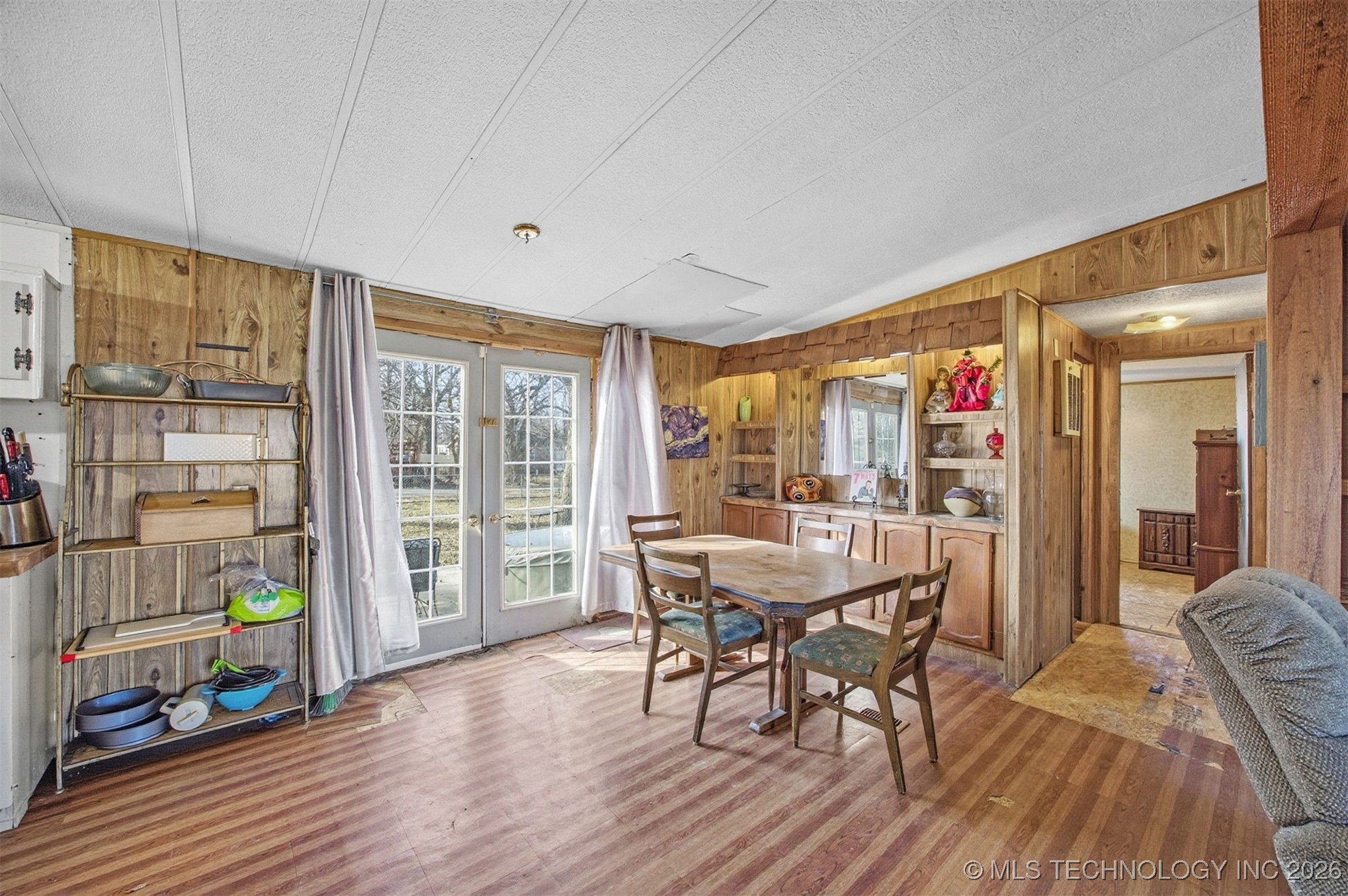 742 S Maple Street Property Photo 3