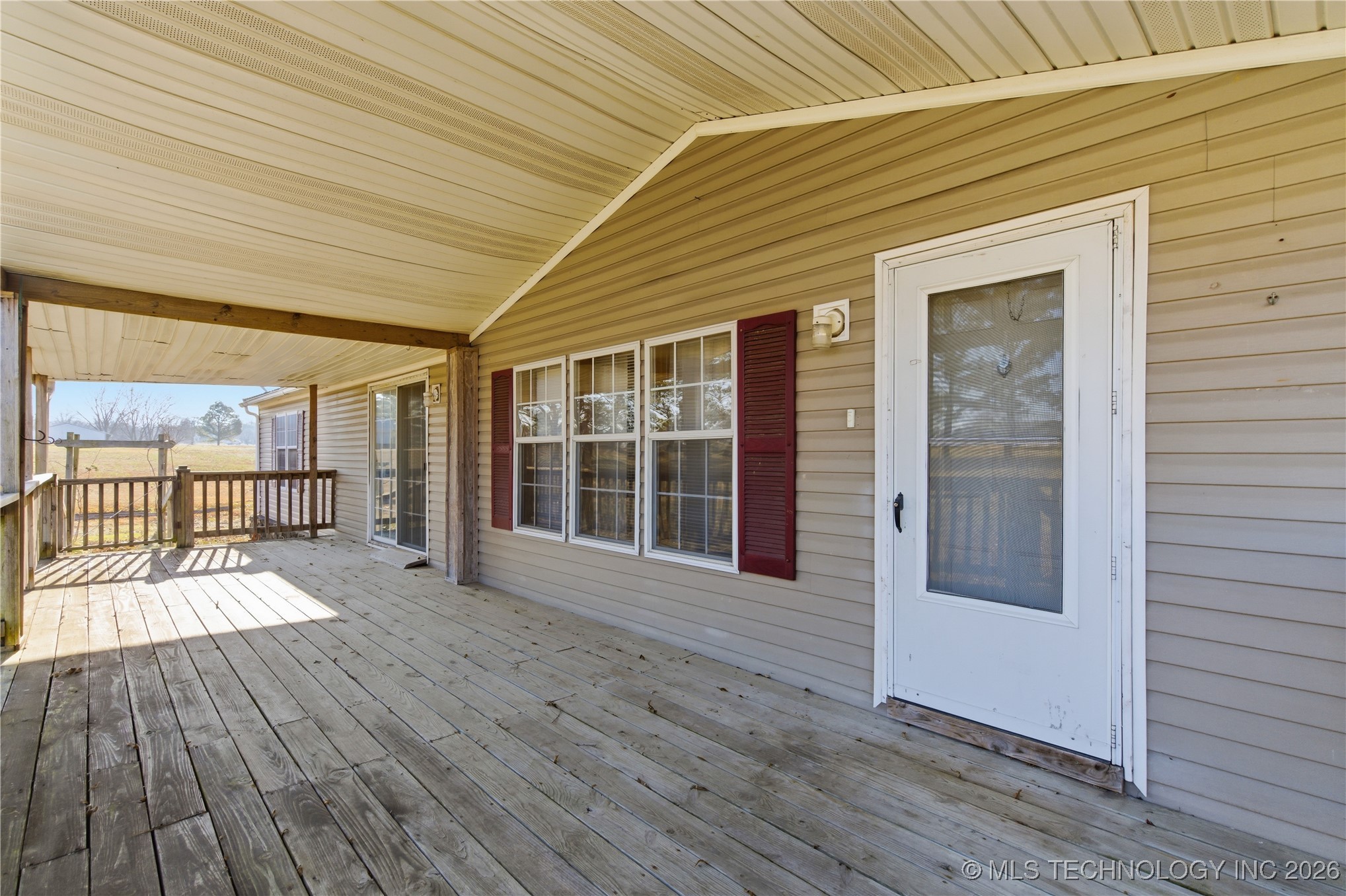 108 E Redbud Lane Property Photo 2