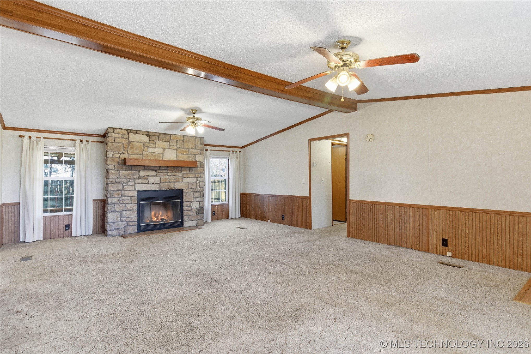 108 E Redbud Lane Property Photo 4