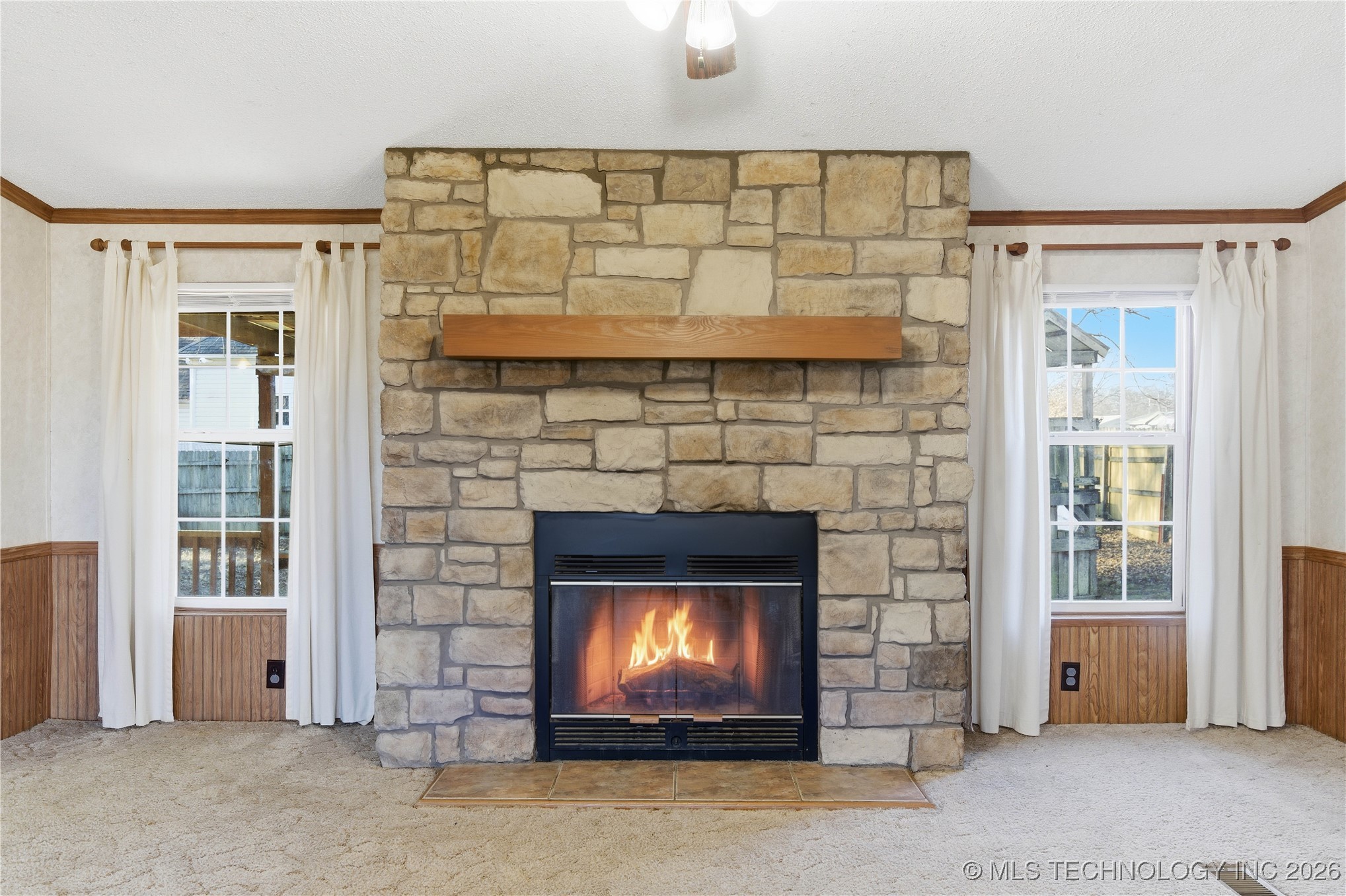 108 E Redbud Lane Property Photo 5