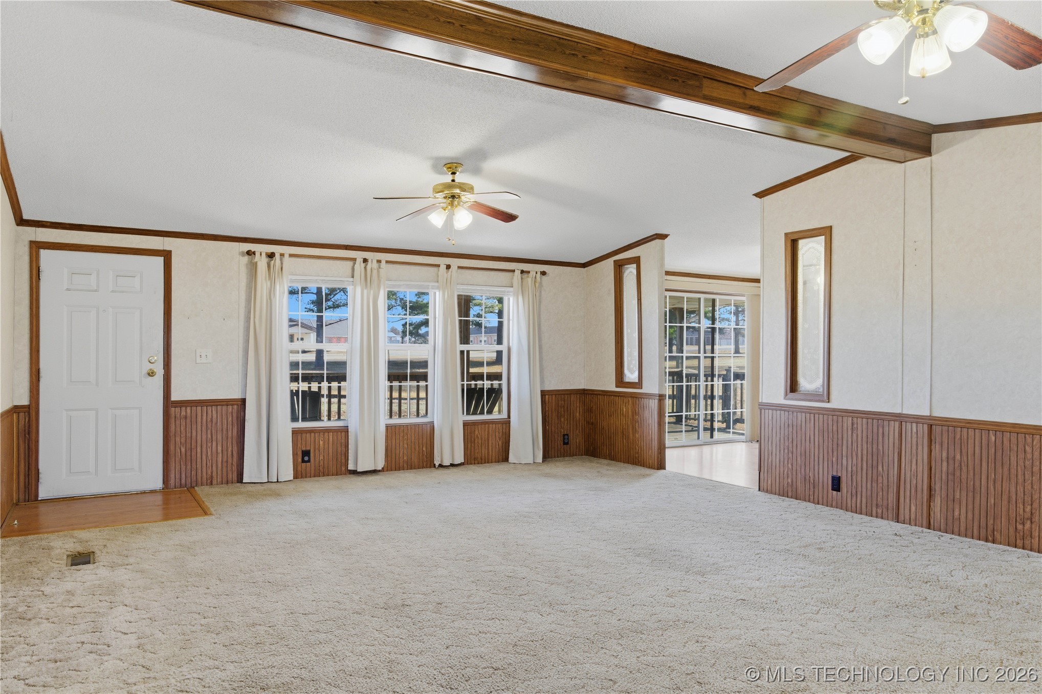 108 E Redbud Lane Property Photo 7