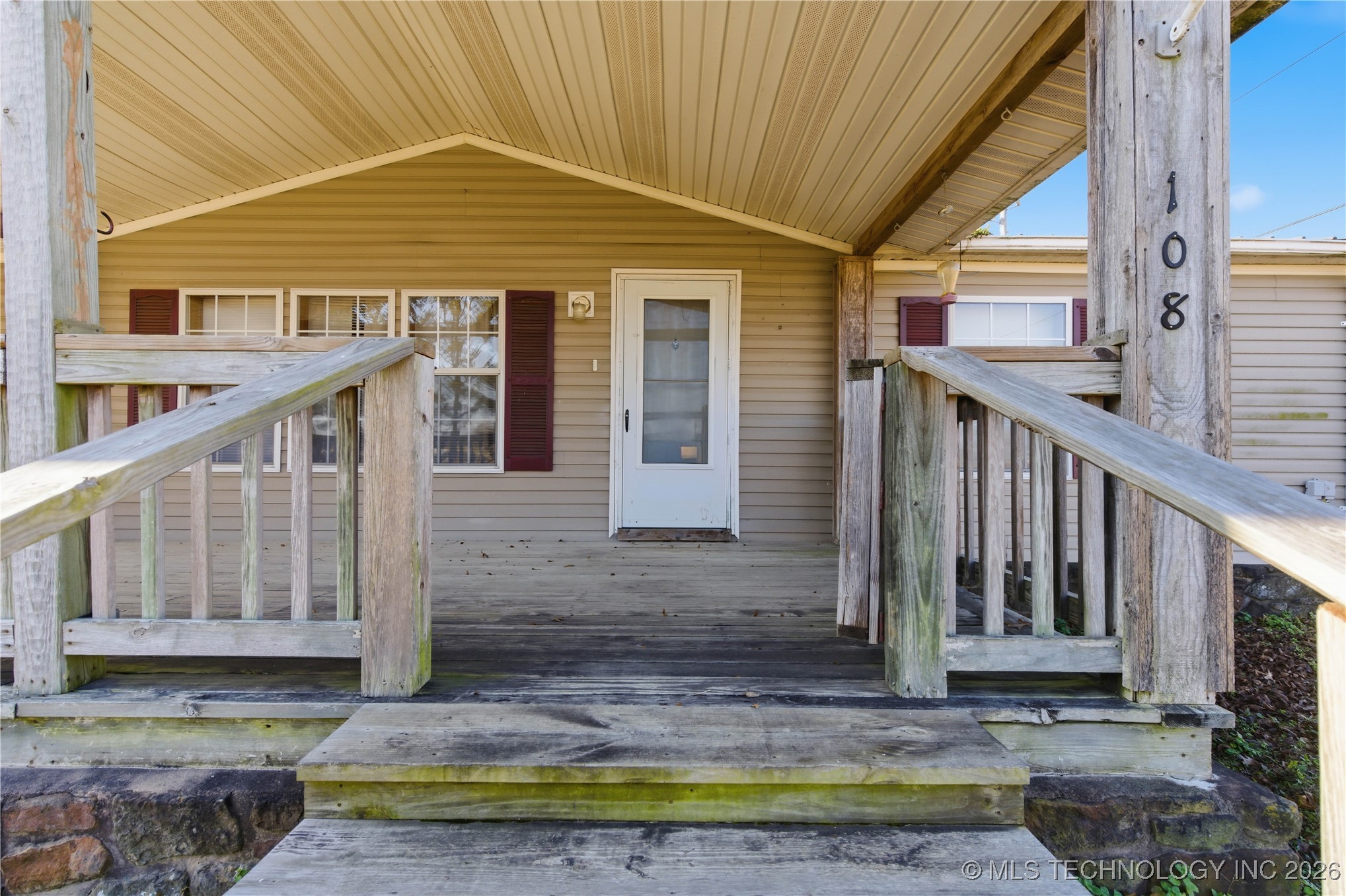 108 E Redbud Lane Property Photo 27