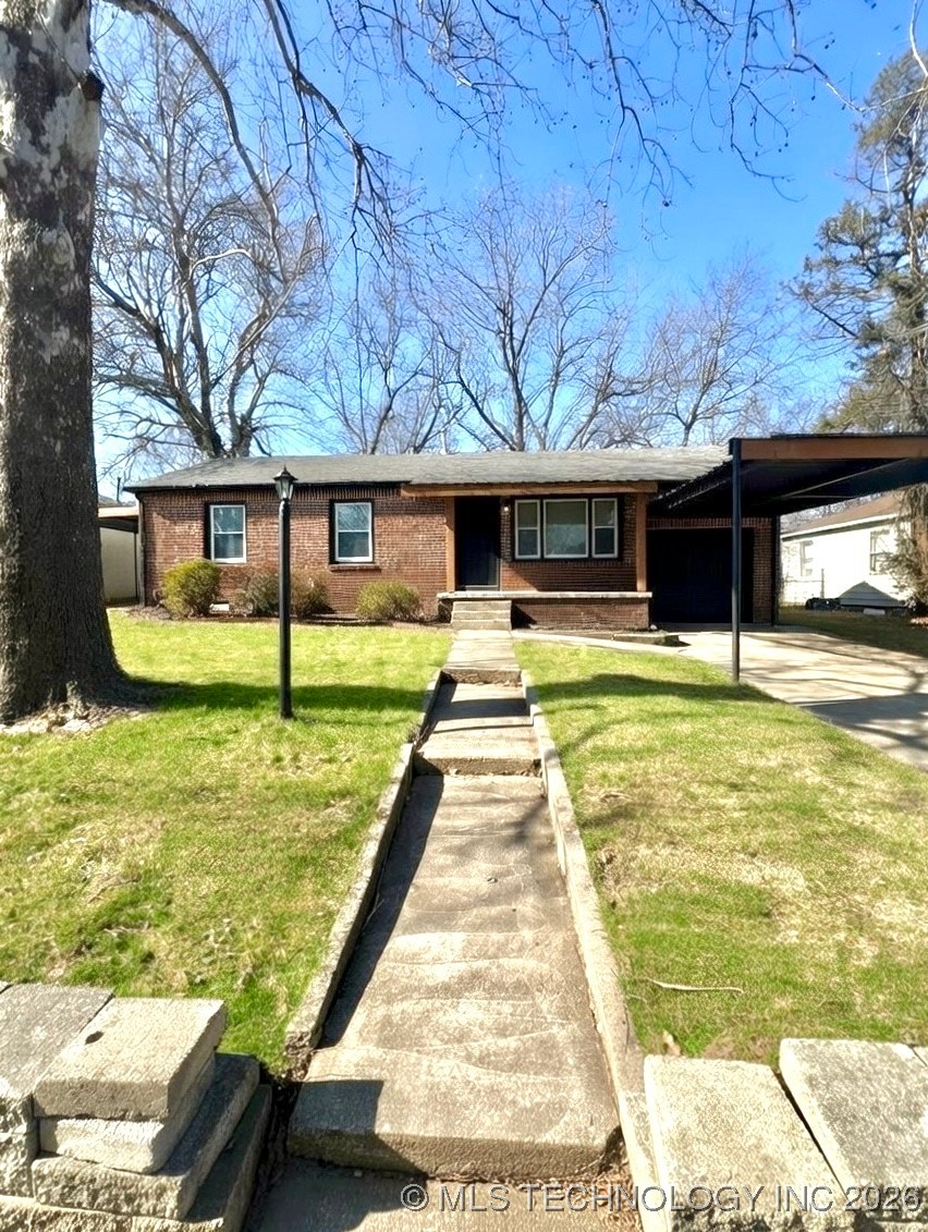 1622 S Ash Place Property Photo 2