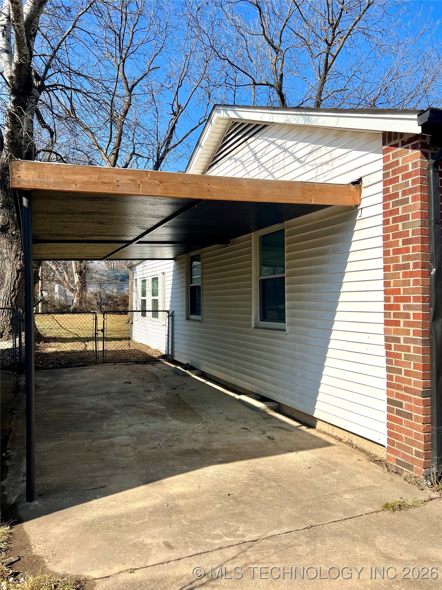 1622 S Ash Place Property Photo 4