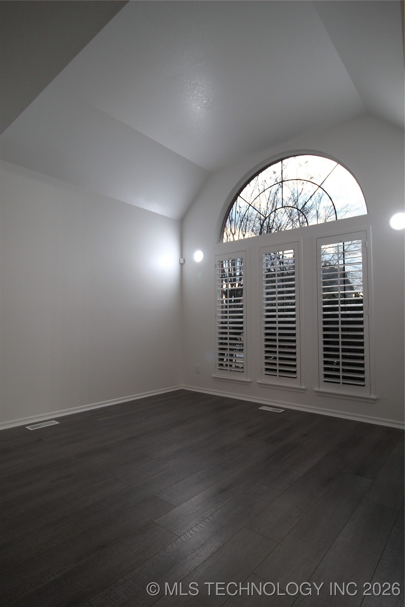 705 N Aster Avenue Property Photo 5