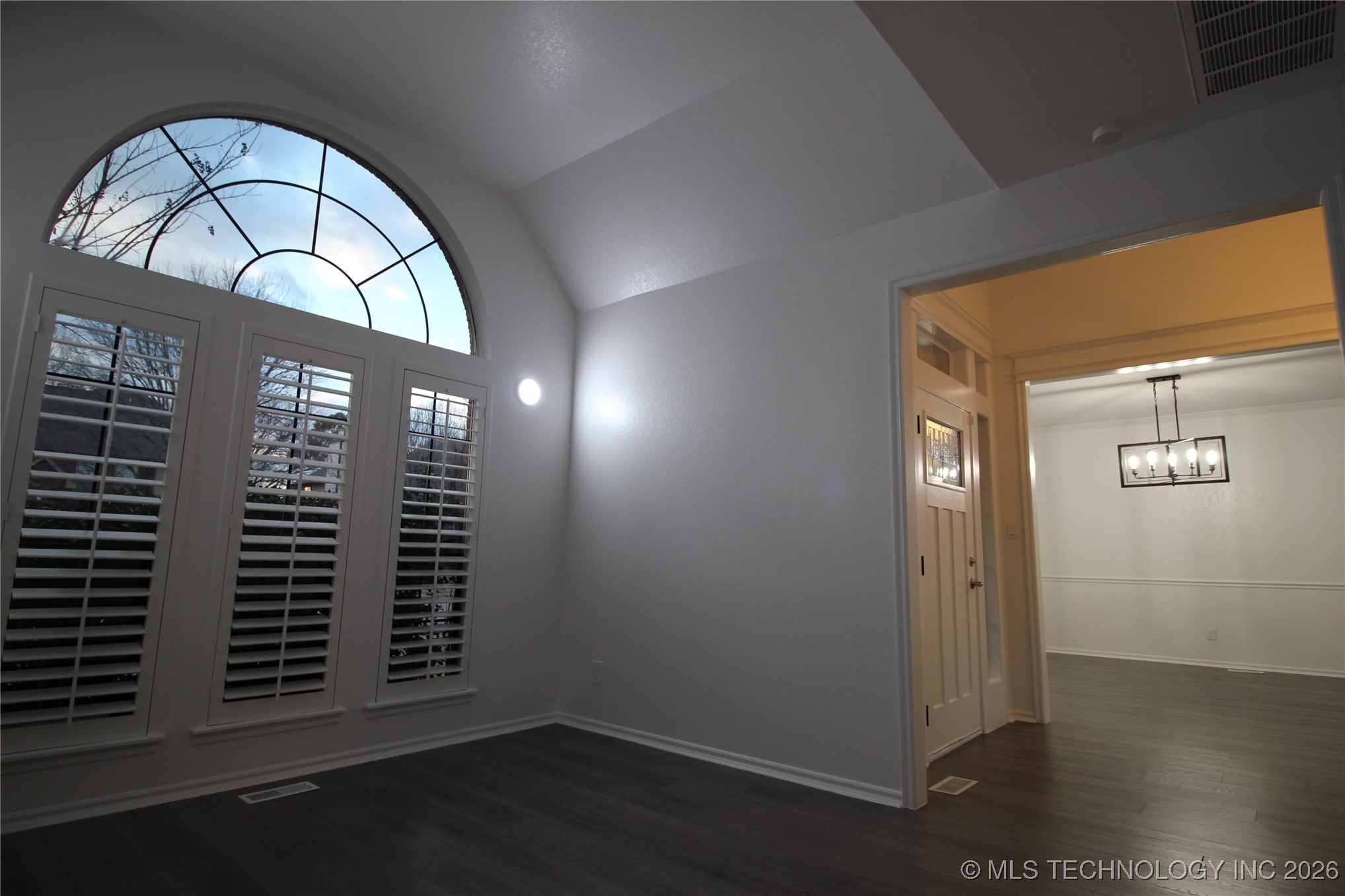 705 N Aster Avenue Property Photo 6